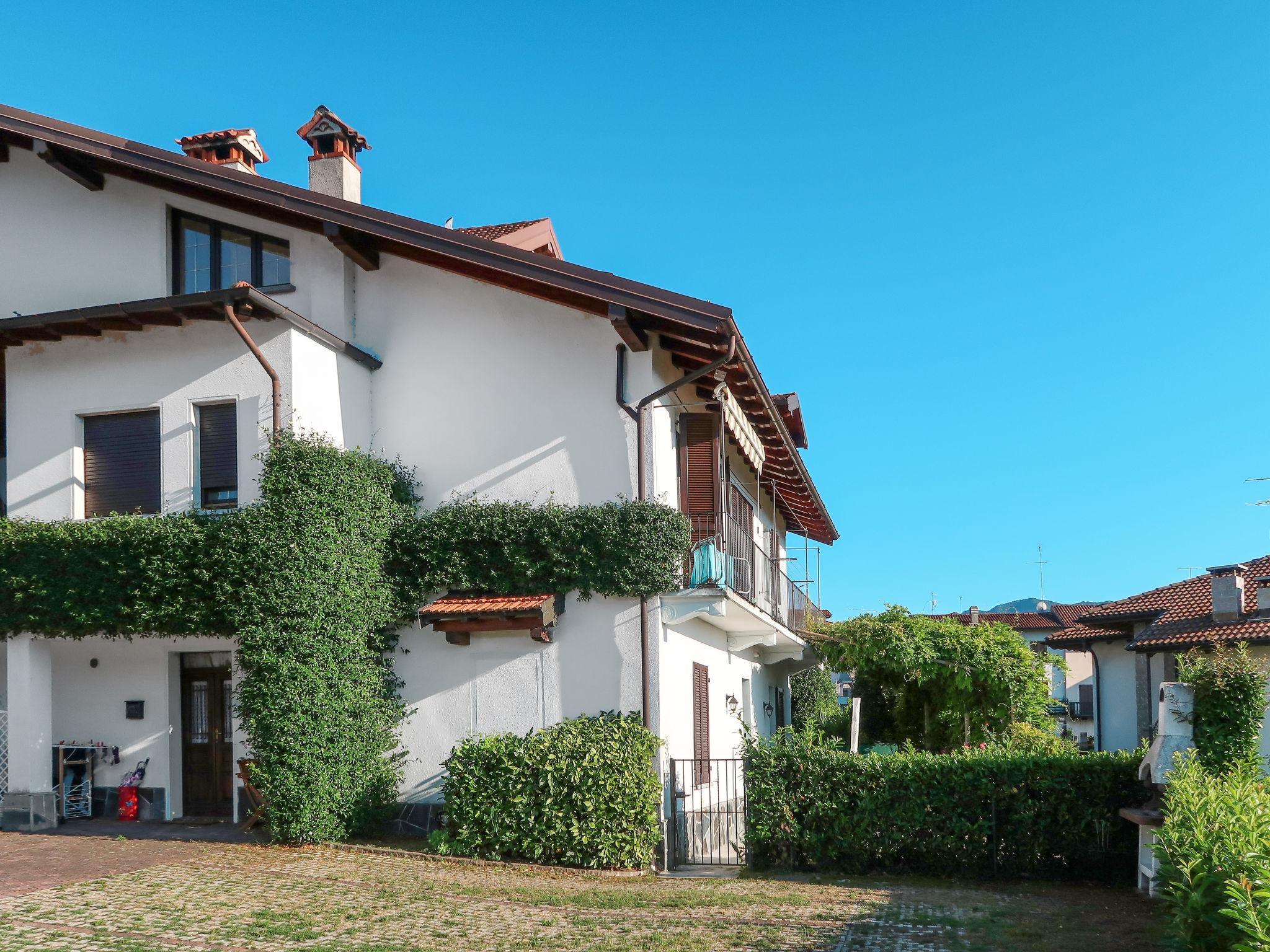 Photo 2 - Appartement de 1 chambre à Luino avec jardin