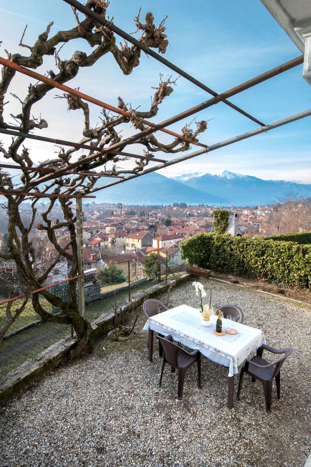 Photo 4 - Appartement de 1 chambre à Luino avec jardin et vues sur la montagne