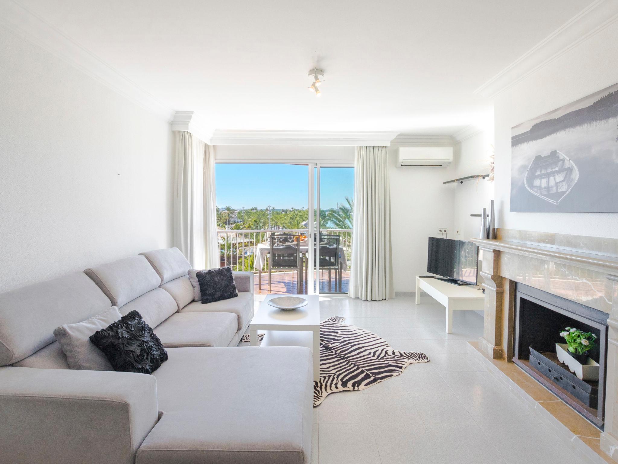 Photo 4 - 3 bedroom Apartment in Alcúdia with terrace and sea view