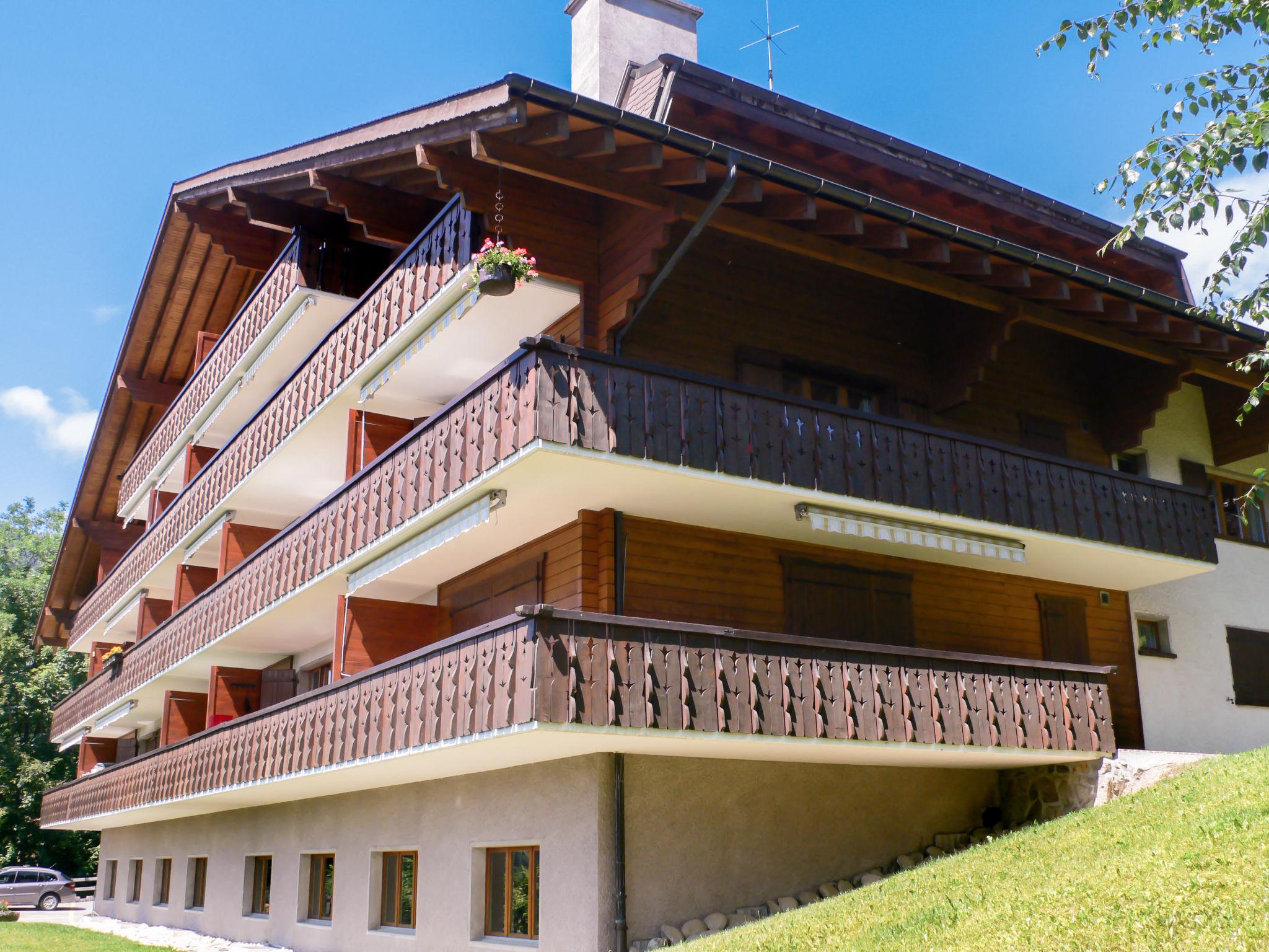 Photo 1 - Appartement de 2 chambres à Ollon avec sauna et vues sur la montagne