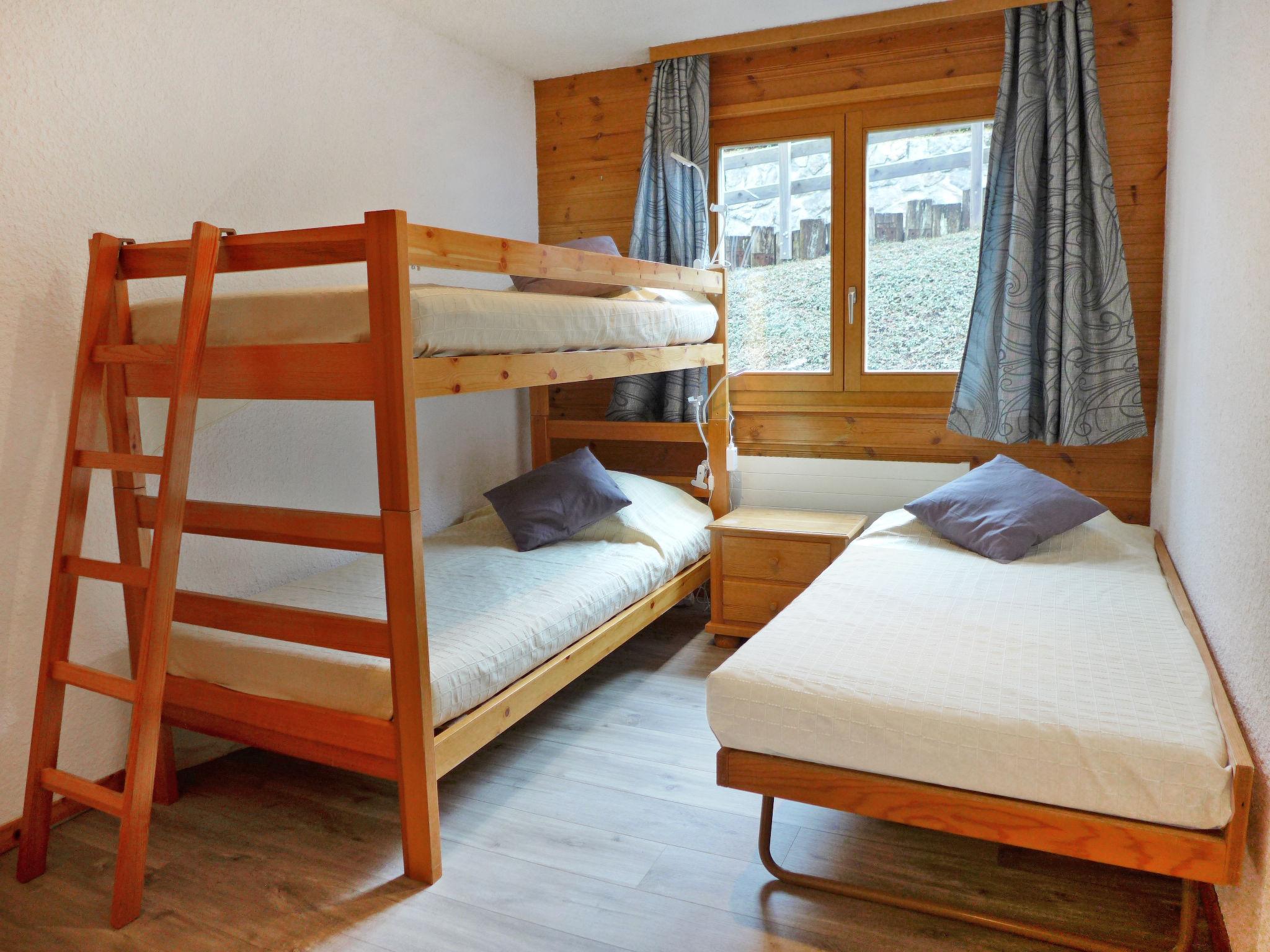 Foto 14 - Appartamento con 2 camere da letto a Ollon con sauna e vasca idromassaggio