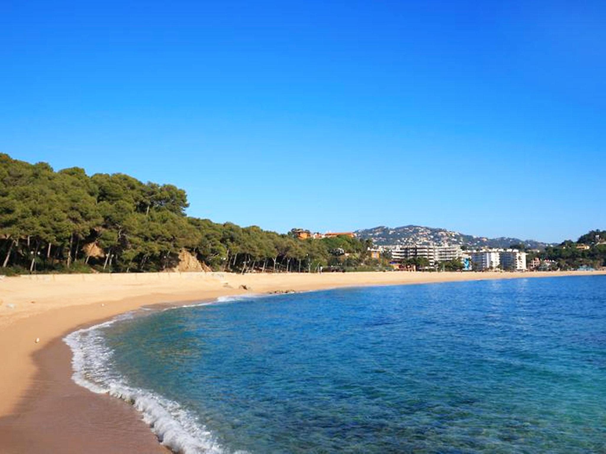 Foto 14 - Appartamento con 2 camere da letto a Lloret de Mar con piscina e terrazza