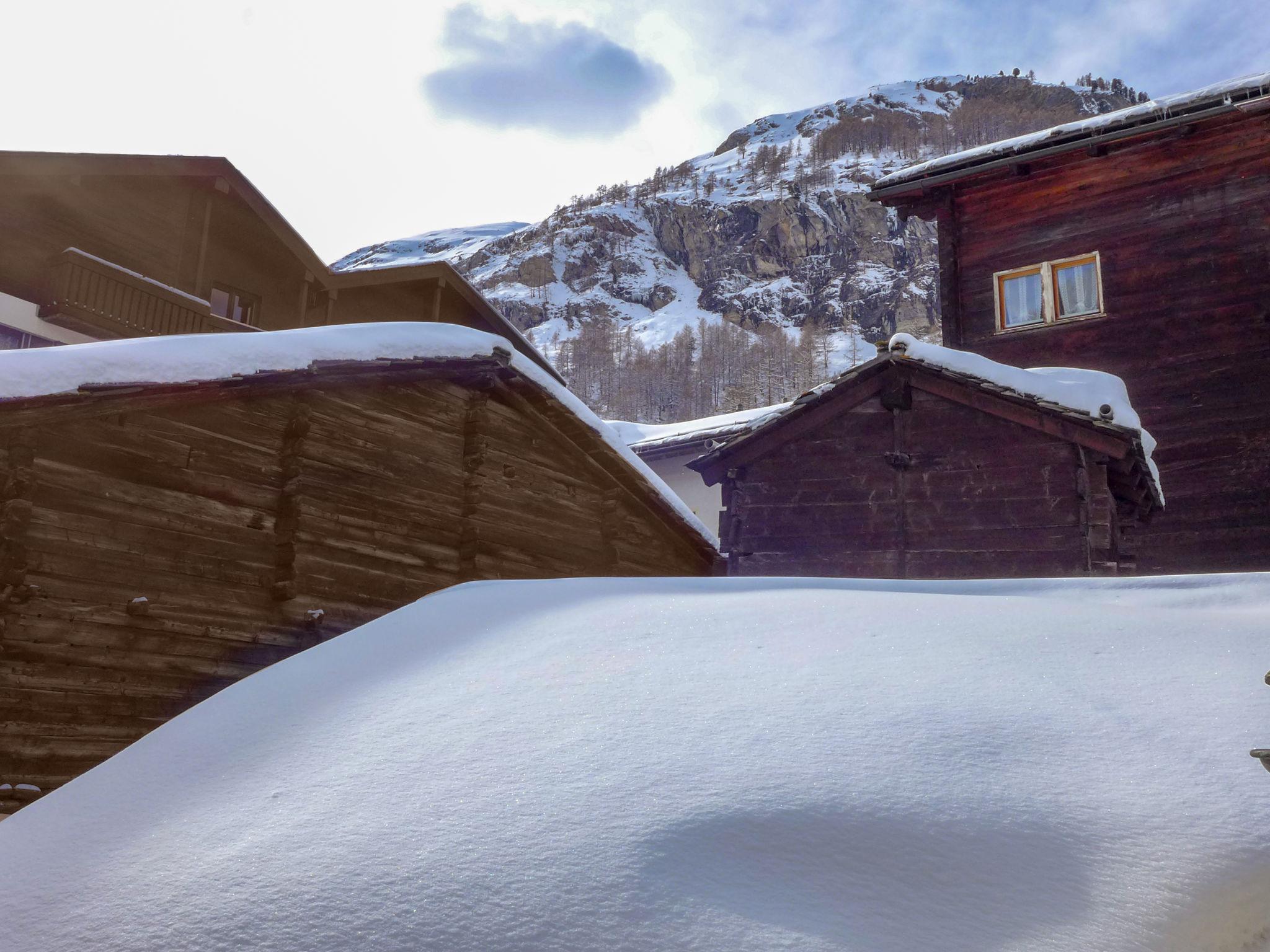 Photo 22 - 2 bedroom Apartment in Zermatt with mountain view