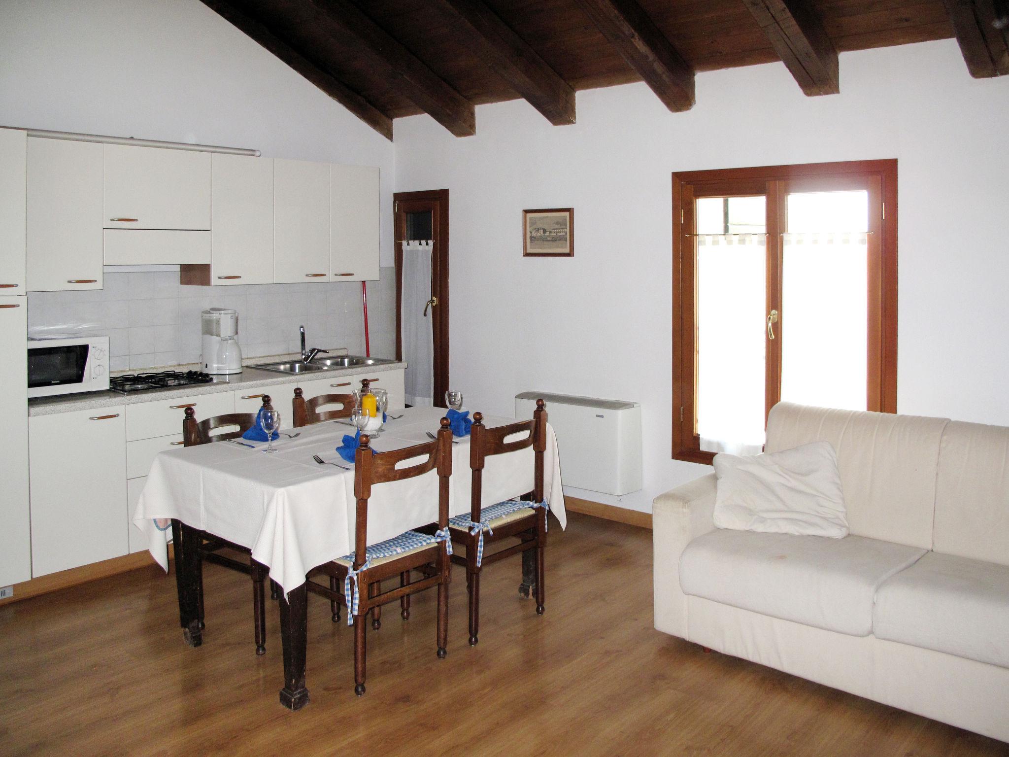 Photo 3 - 1 bedroom Apartment in Ponte di Piave with garden and terrace