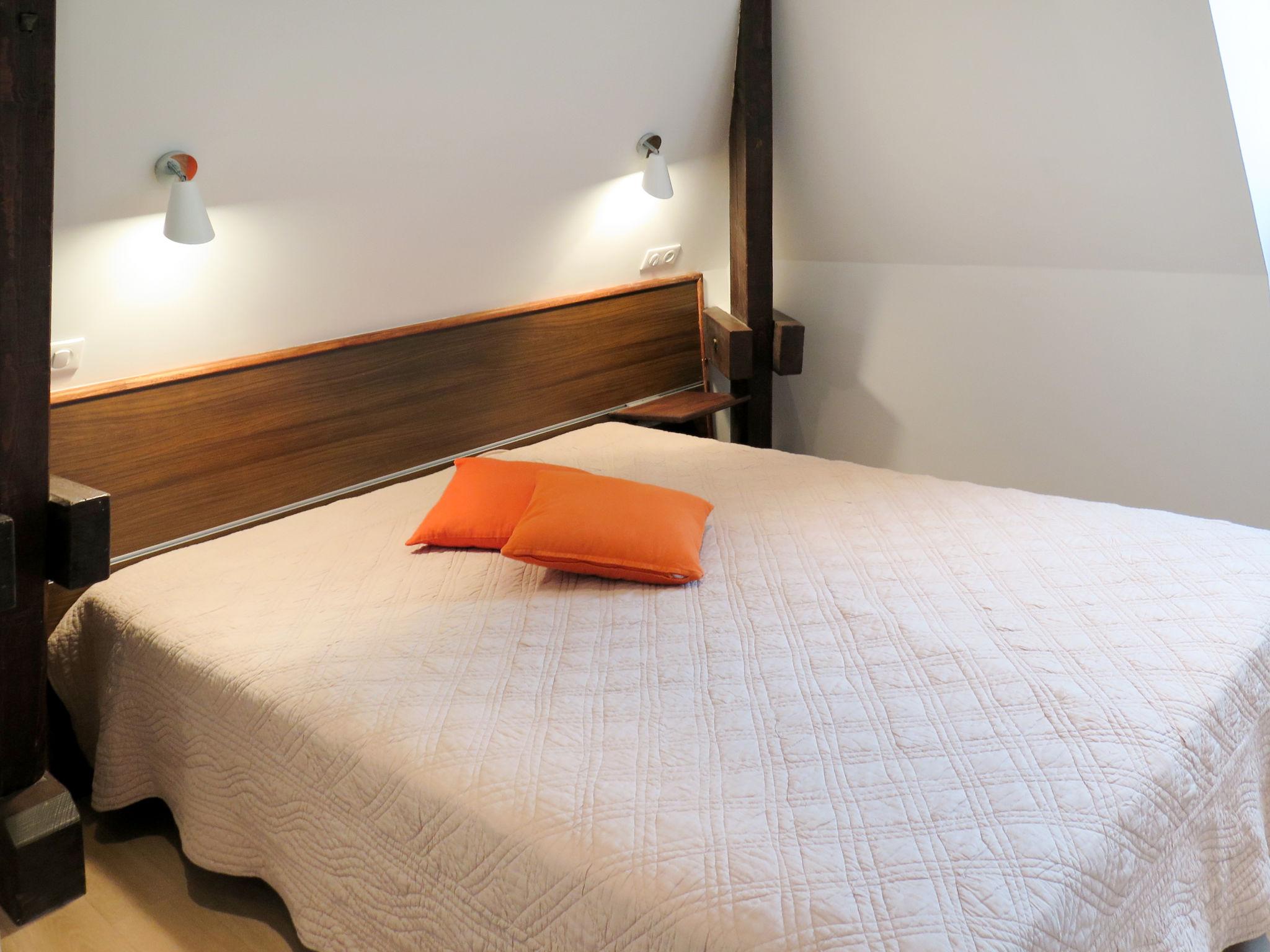Foto 9 - Appartamento con 3 camere da letto a Saint-Vincent-de-Cosse con piscina e terrazza