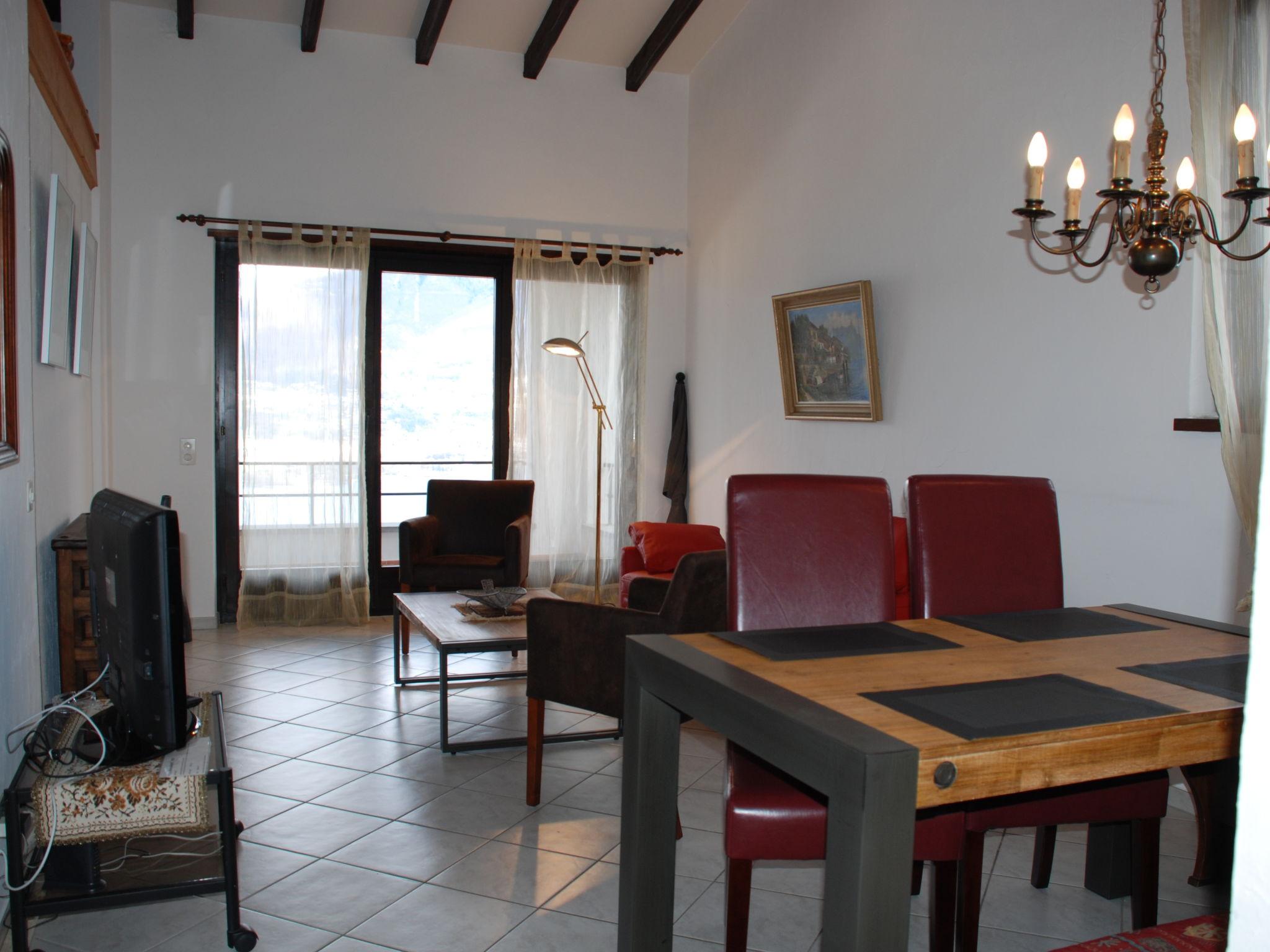 Photo 2 - 1 bedroom Apartment in Gambarogno with swimming pool and terrace