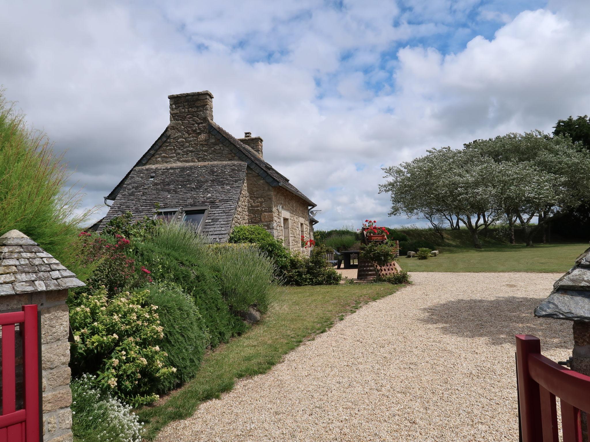 Foto 20 - Haus mit 1 Schlafzimmer in Guissény mit garten und blick aufs meer