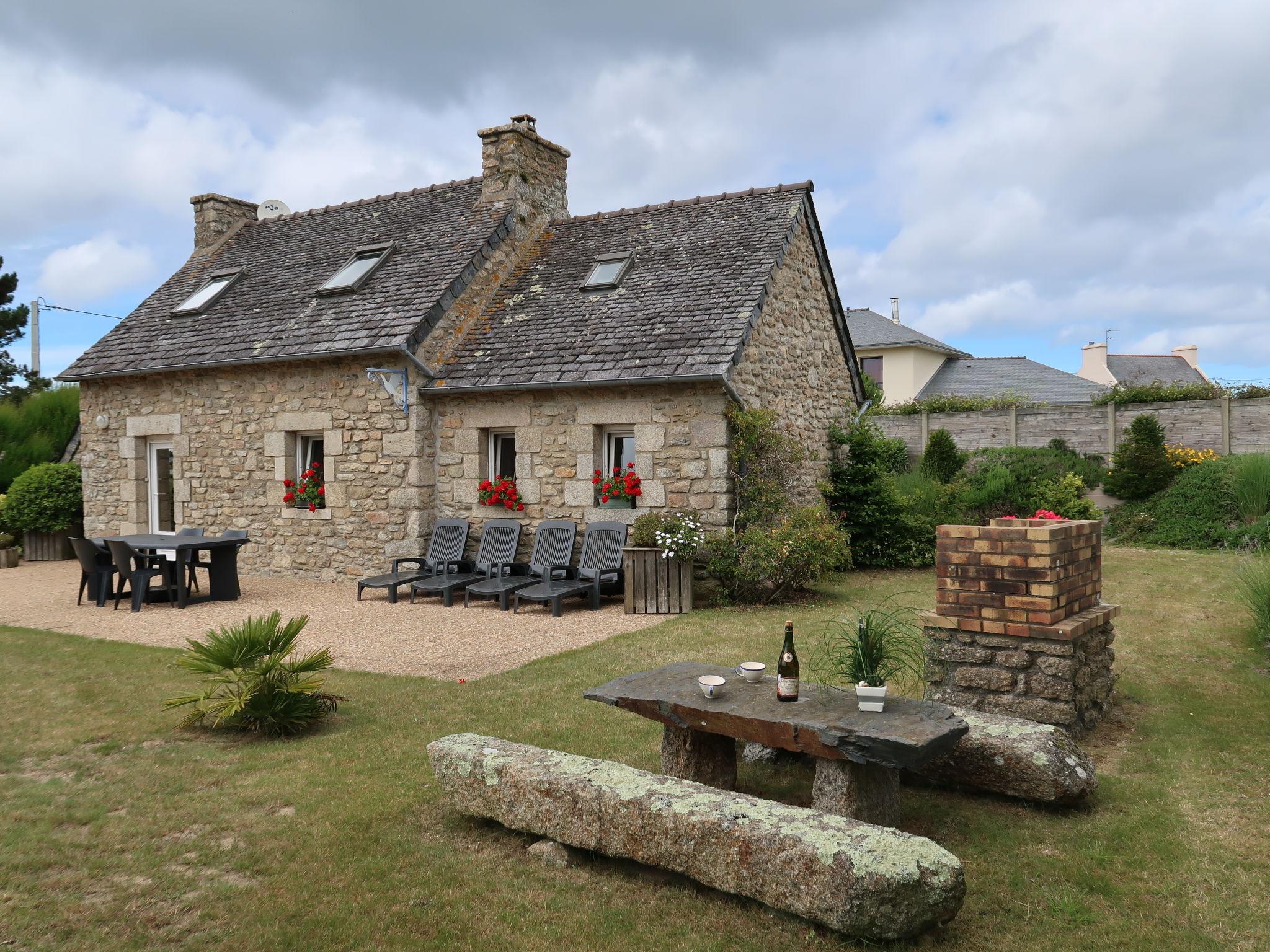 Photo 1 - Maison de 1 chambre à Guissény avec jardin et terrasse