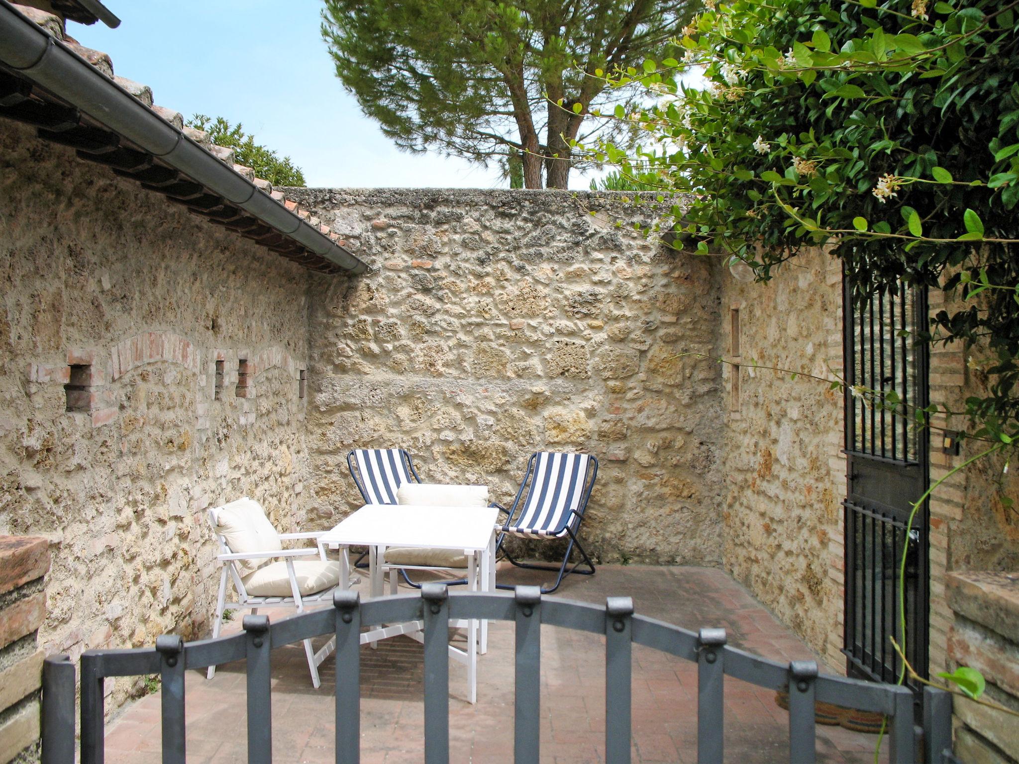 Photo 9 - Maison de 1 chambre à Poggibonsi avec piscine et jardin