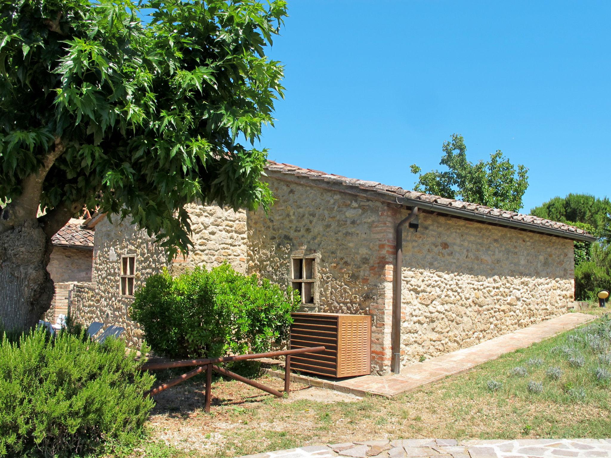 Foto 7 - Casa de 1 quarto em Poggibonsi com piscina e jardim