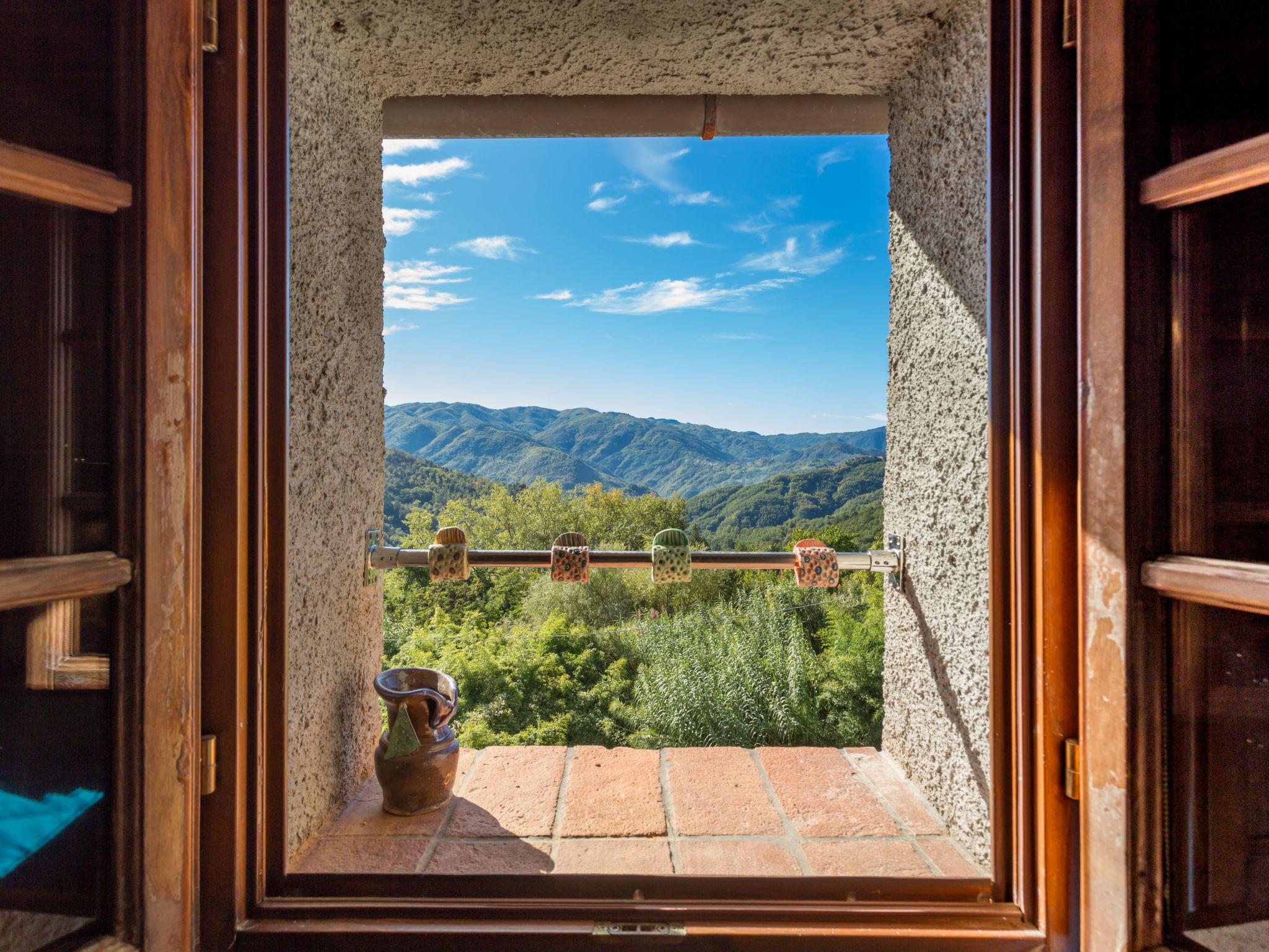 Photo 12 - Maison de 1 chambre à Bagni di Lucca avec piscine privée et terrasse