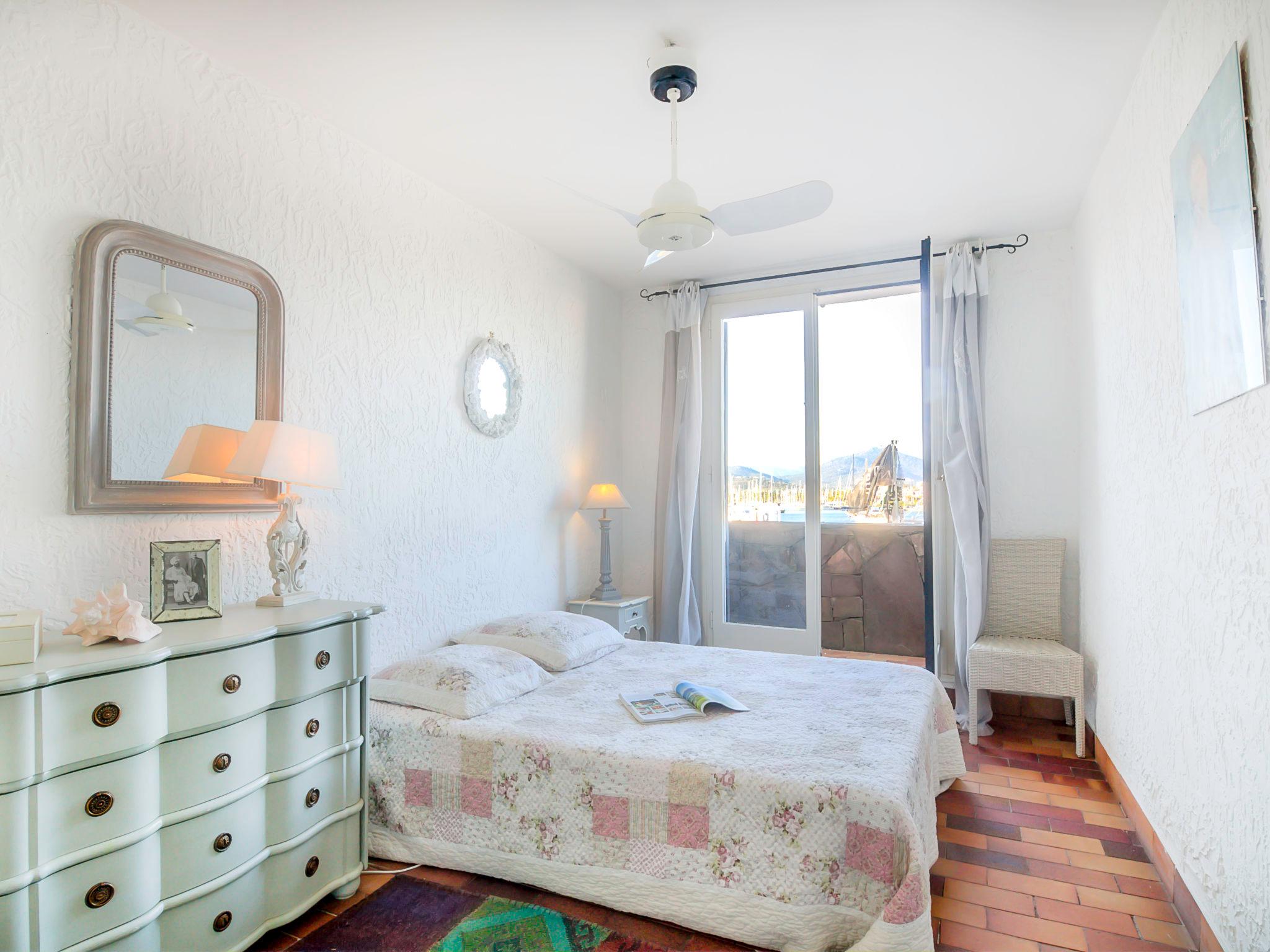 Foto 4 - Appartamento con 1 camera da letto a Cogolin con terrazza e vista mare