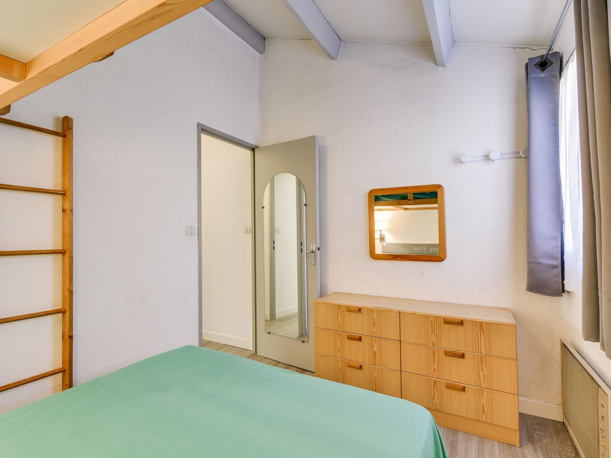 Foto 10 - Casa con 1 camera da letto a Le Grau-du-Roi con terrazza e vista mare