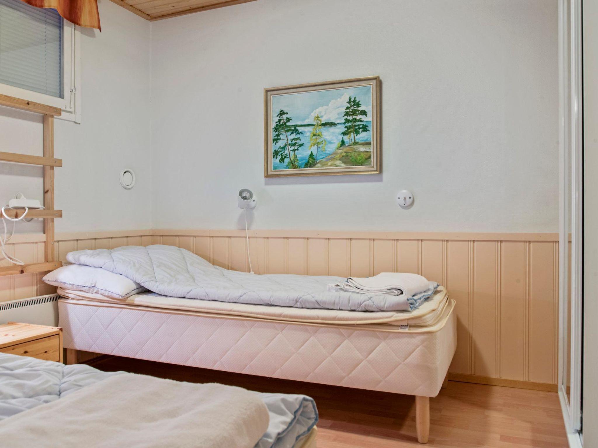 Foto 18 - Casa de 1 habitación en Kolari con sauna y vistas a la montaña