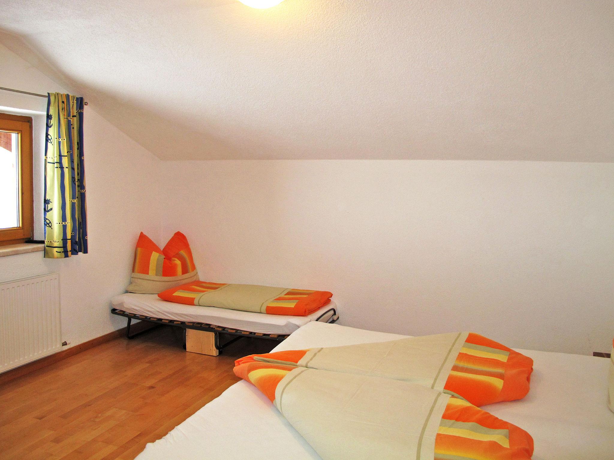 Foto 8 - Appartamento con 3 camere da letto a Kaltenbach con vista sulle montagne