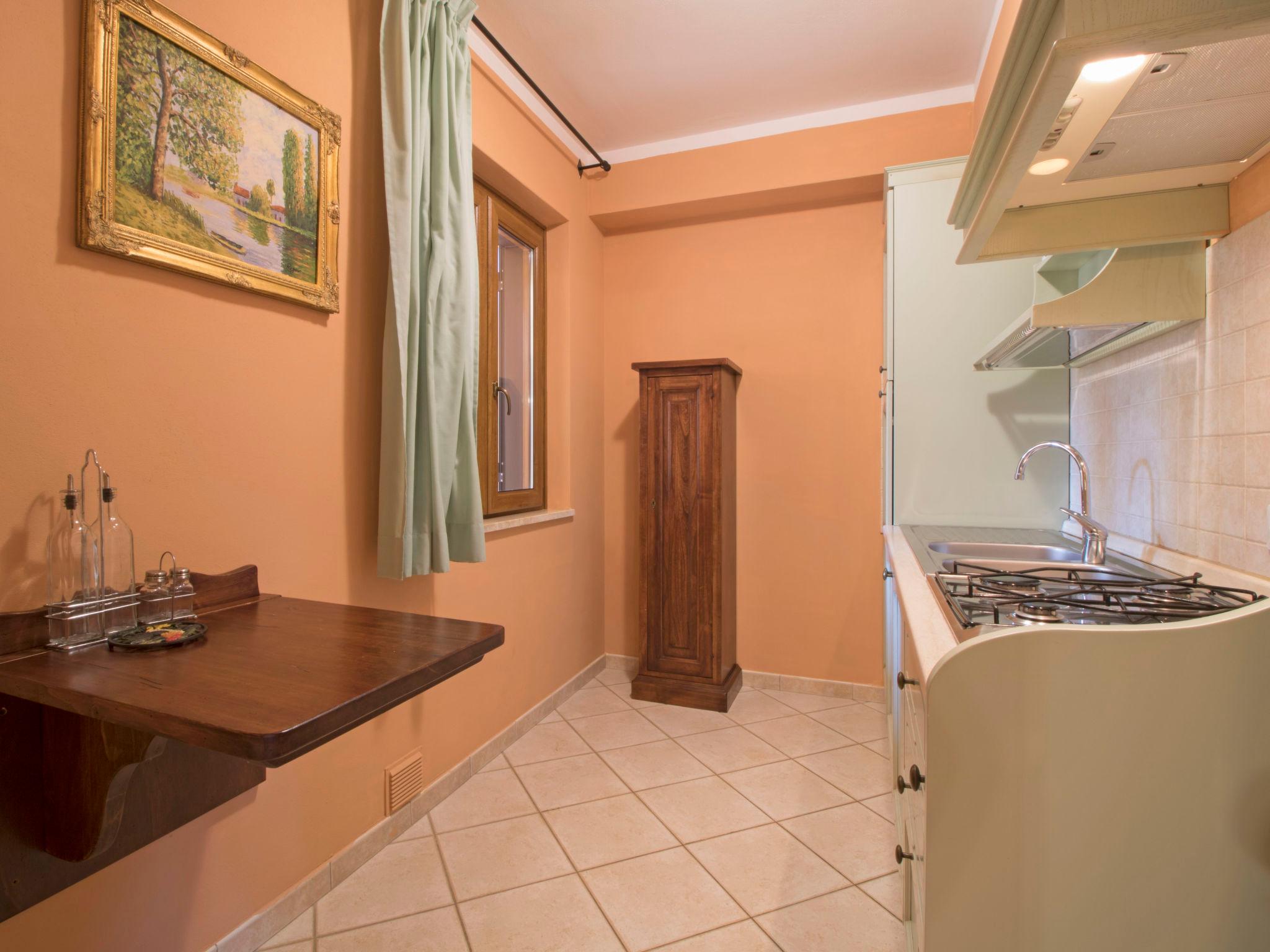 Foto 10 - Apartment mit 1 Schlafzimmer in Sorano mit schwimmbad und garten