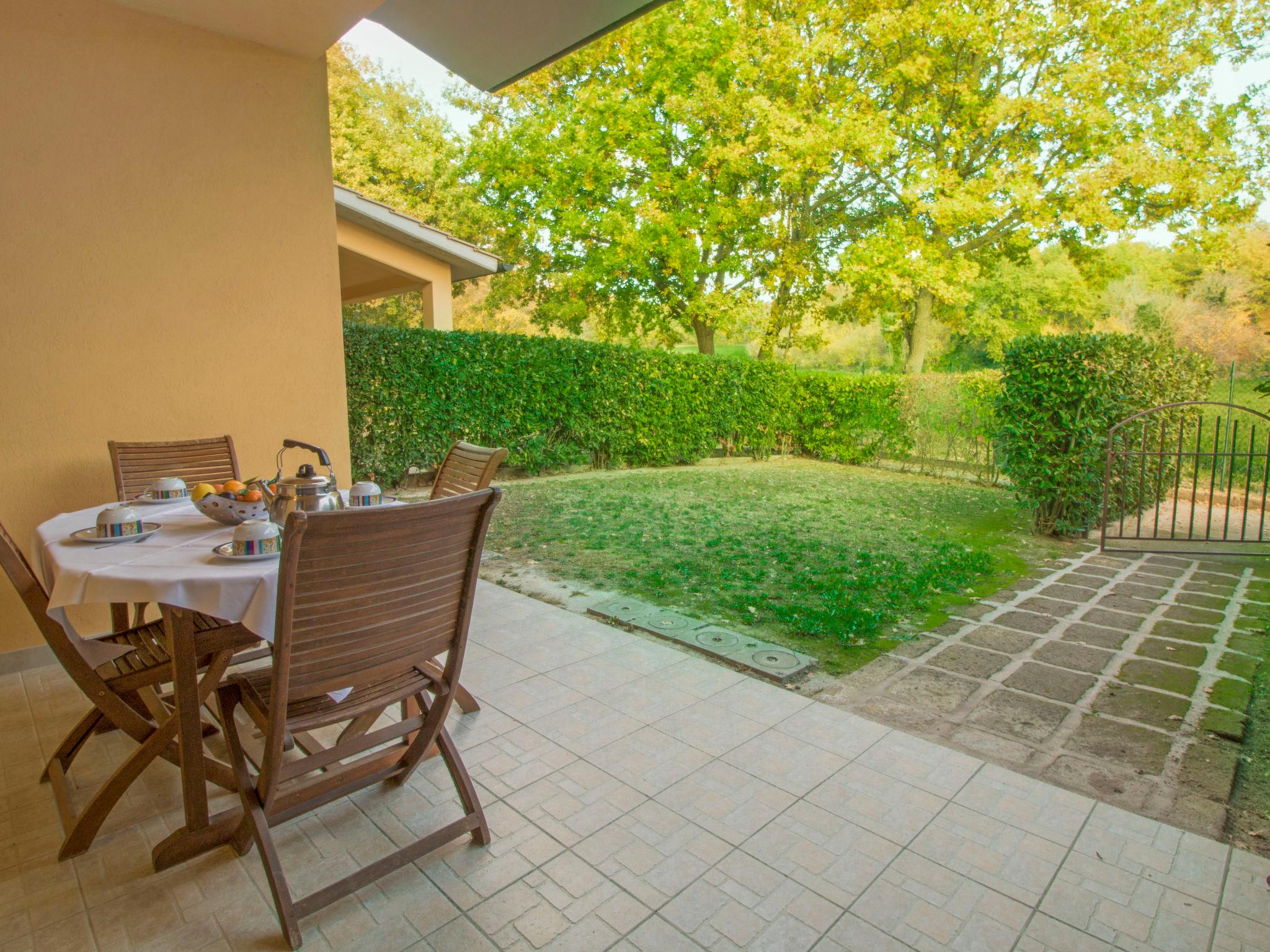 Foto 3 - Apartamento de 1 quarto em Sorano com piscina e jardim