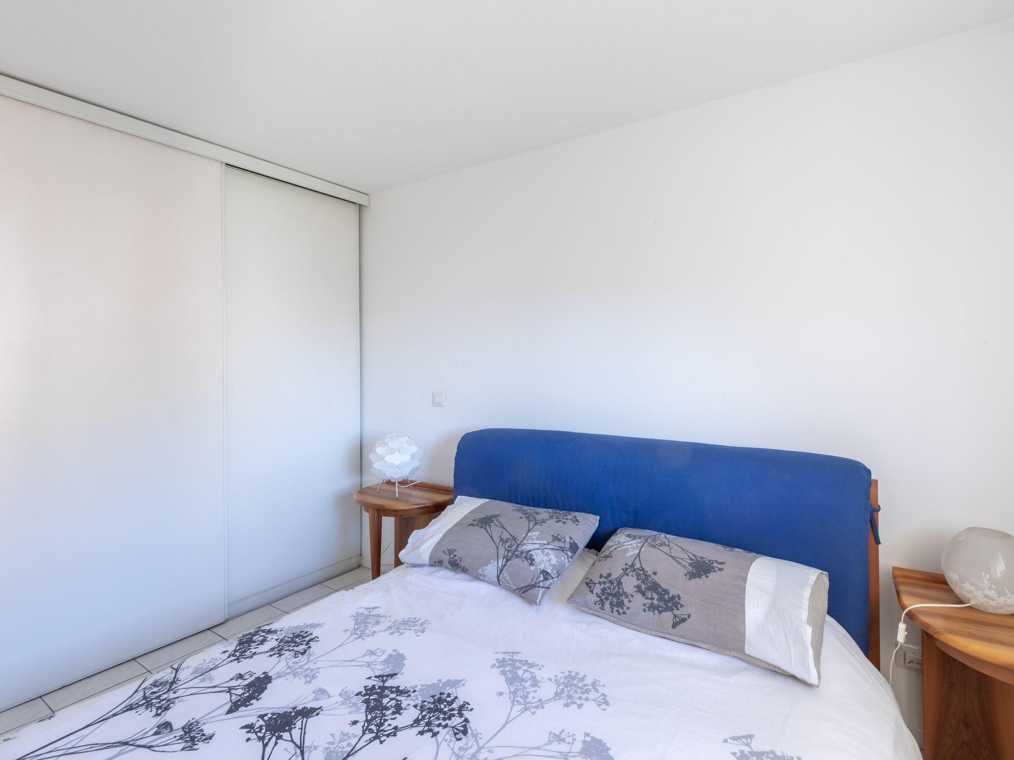 Foto 15 - Apartamento de 2 quartos em Fréjus com terraço e vistas do mar