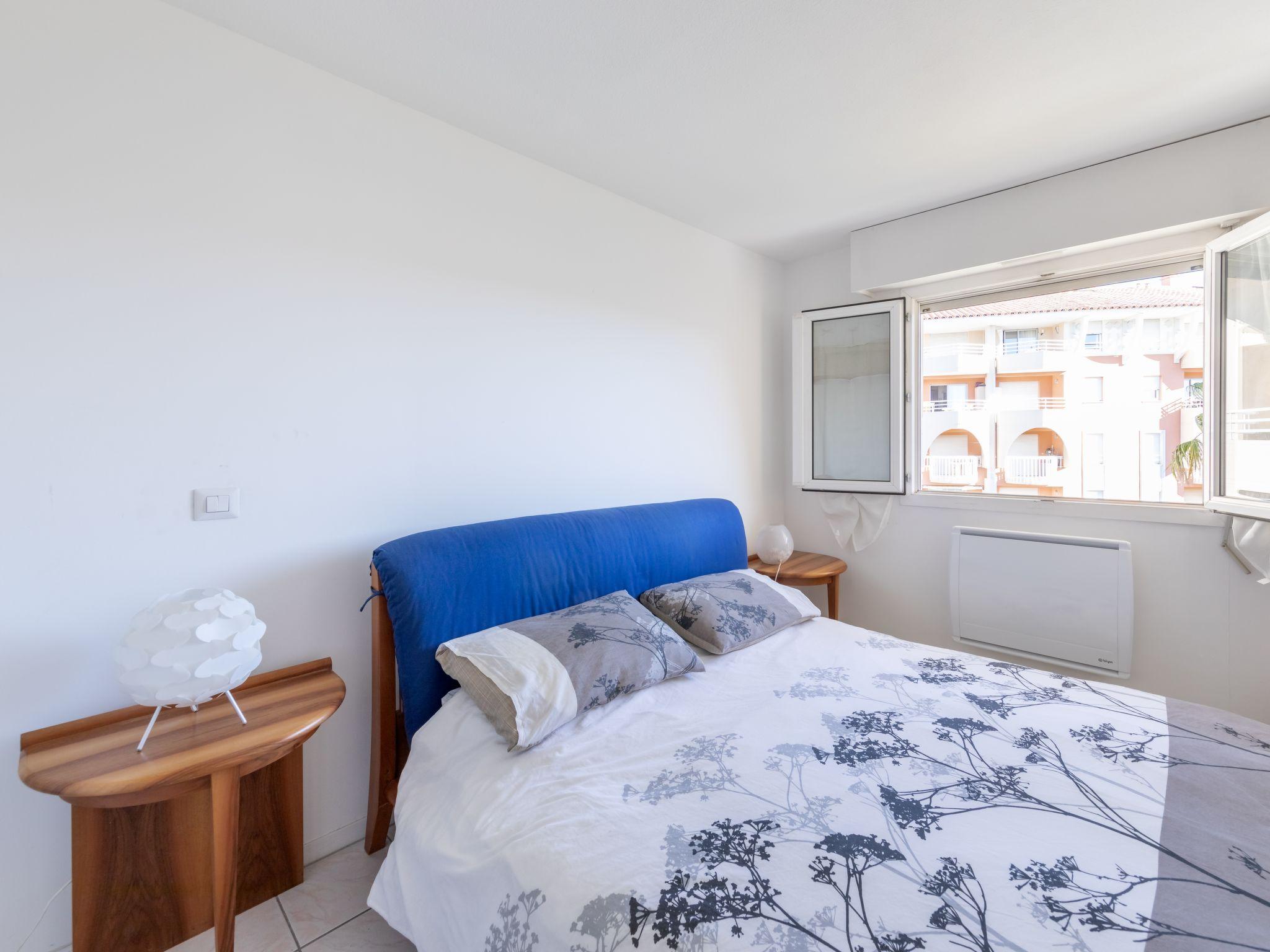 Foto 14 - Apartamento de 2 habitaciones en Fréjus con terraza y vistas al mar