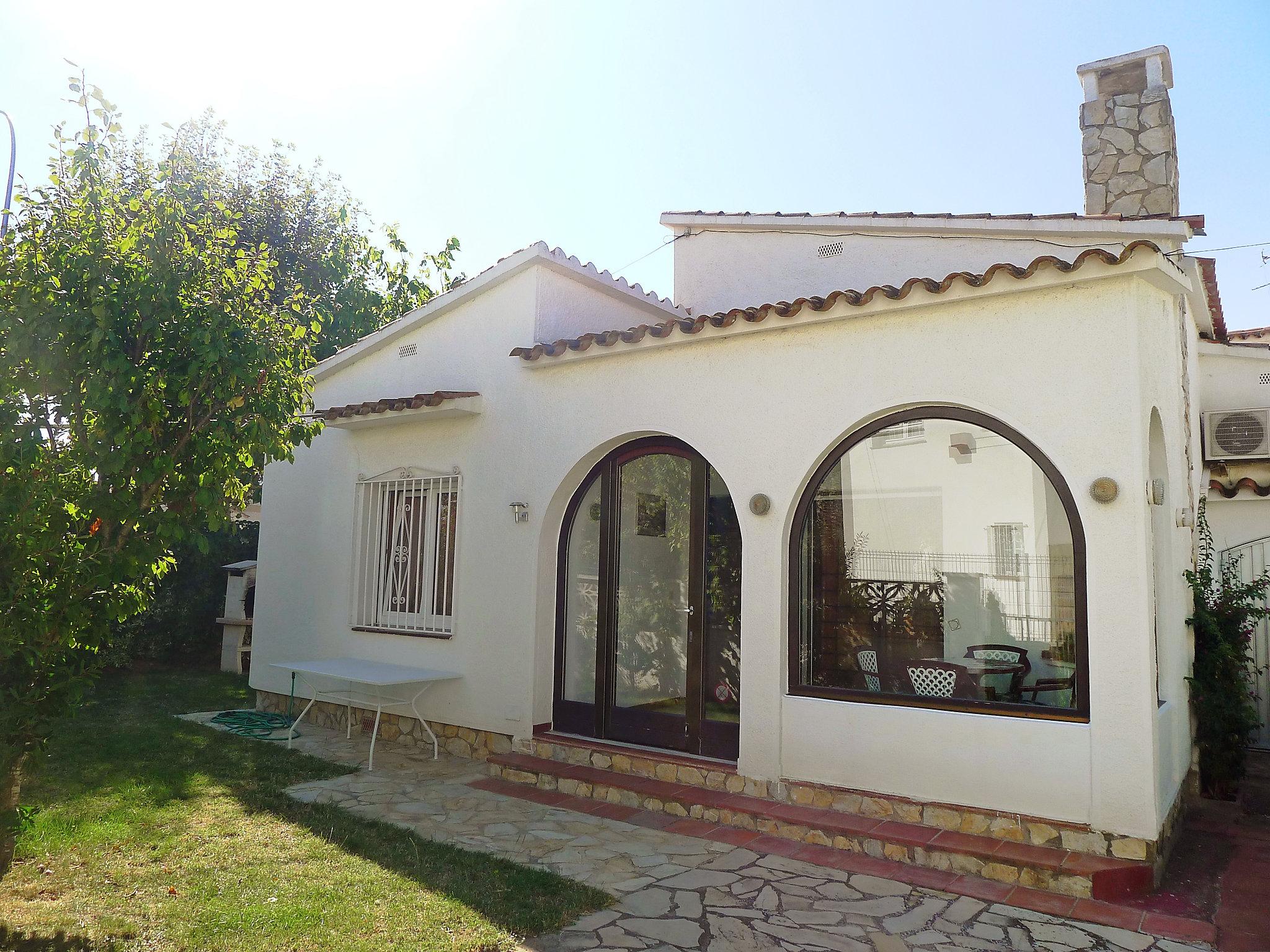 Photo 19 - Maison de 2 chambres à Castelló d'Empúries avec jardin et vues à la mer