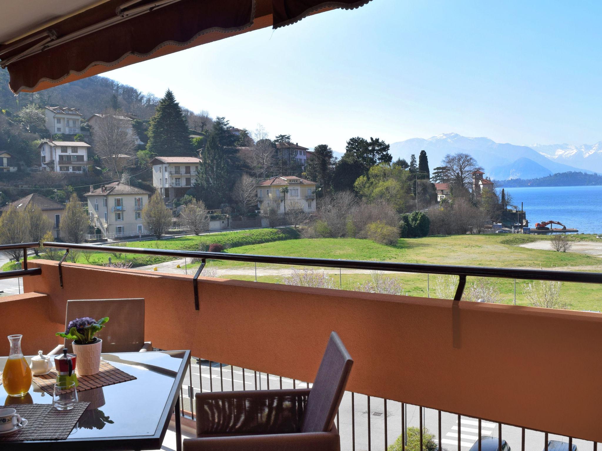 Foto 4 - Appartamento con 2 camere da letto a Laveno Mombello con terrazza e vista sulle montagne