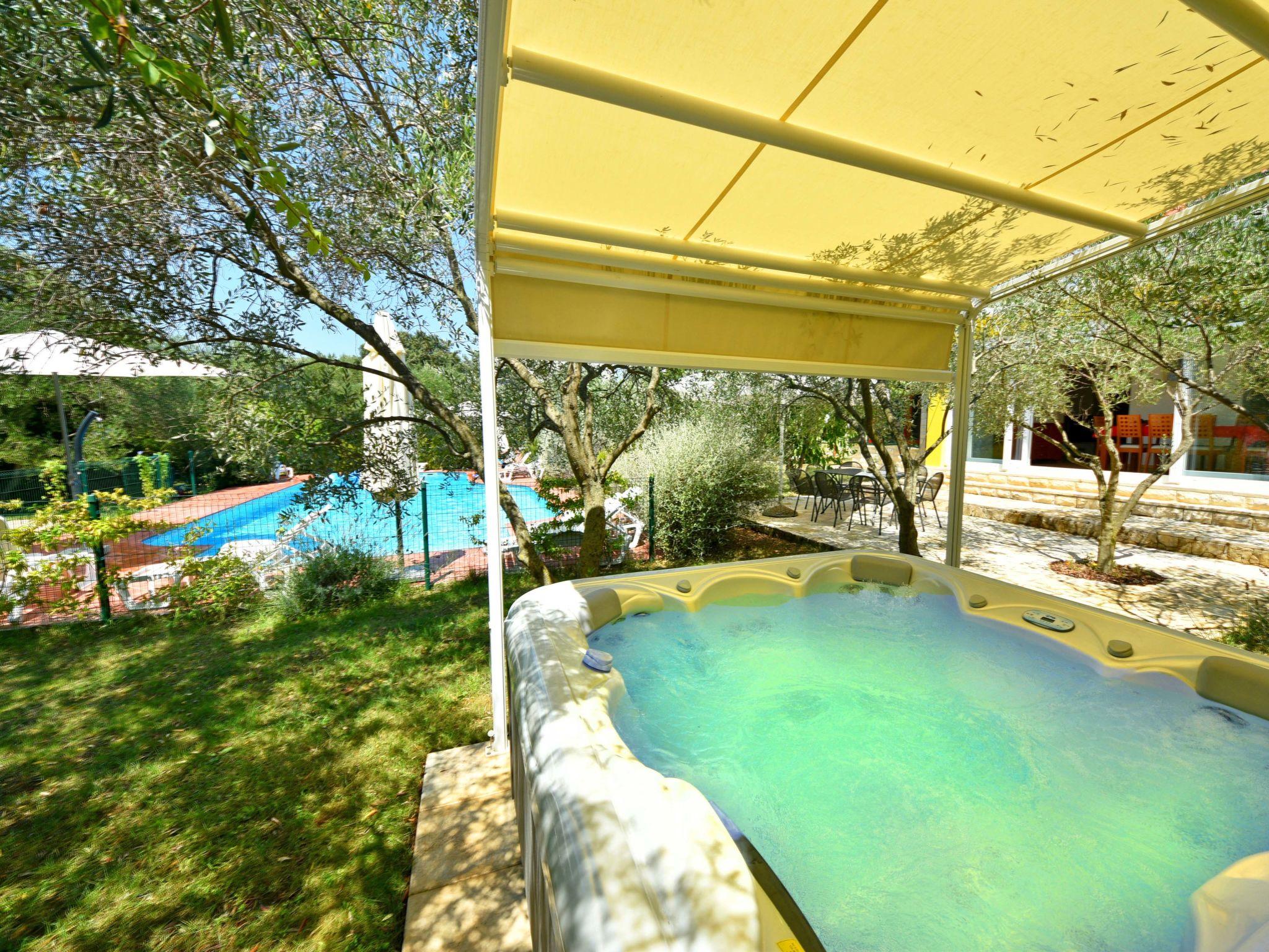 Photo 2 - 4 bedroom House in Zadar with swimming pool and garden