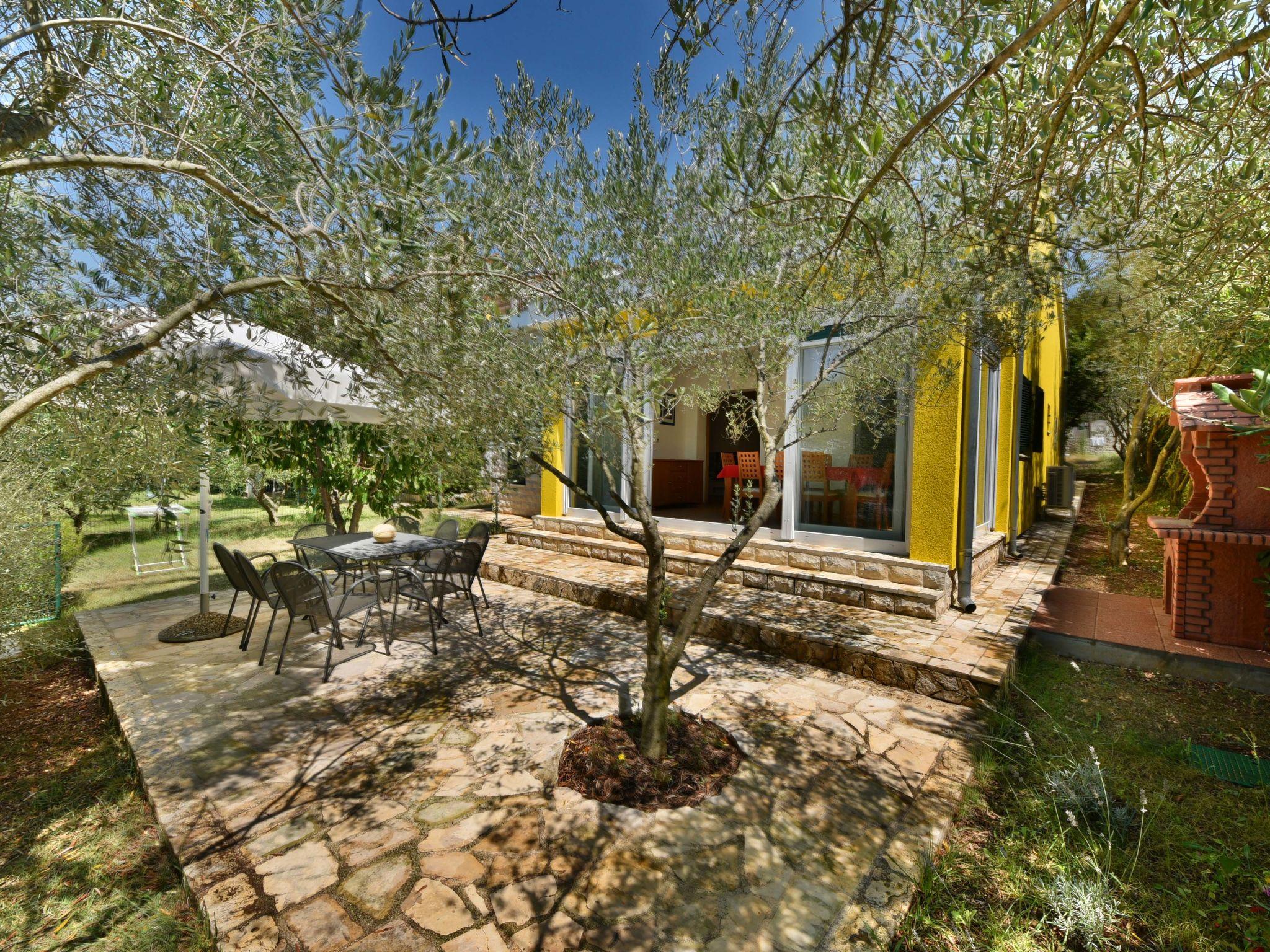 Photo 23 - 4 bedroom House in Zadar with swimming pool and garden