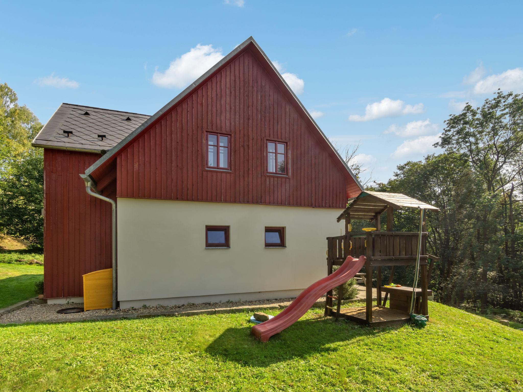 Photo 1 - Appartement de 2 chambres à Hřensko avec jardin