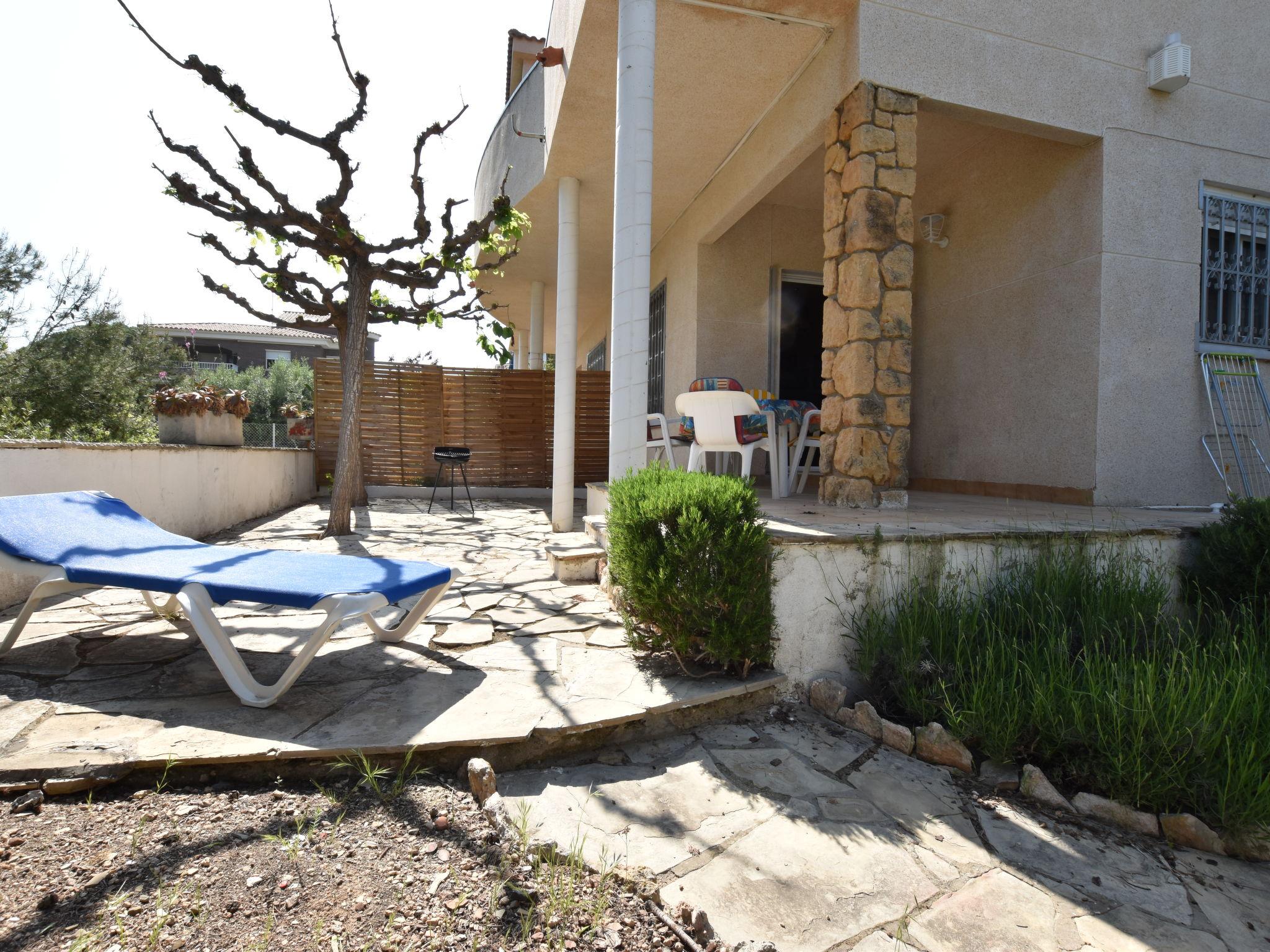 Photo 2 - 2 bedroom Apartment in Torredembarra with garden and sea view