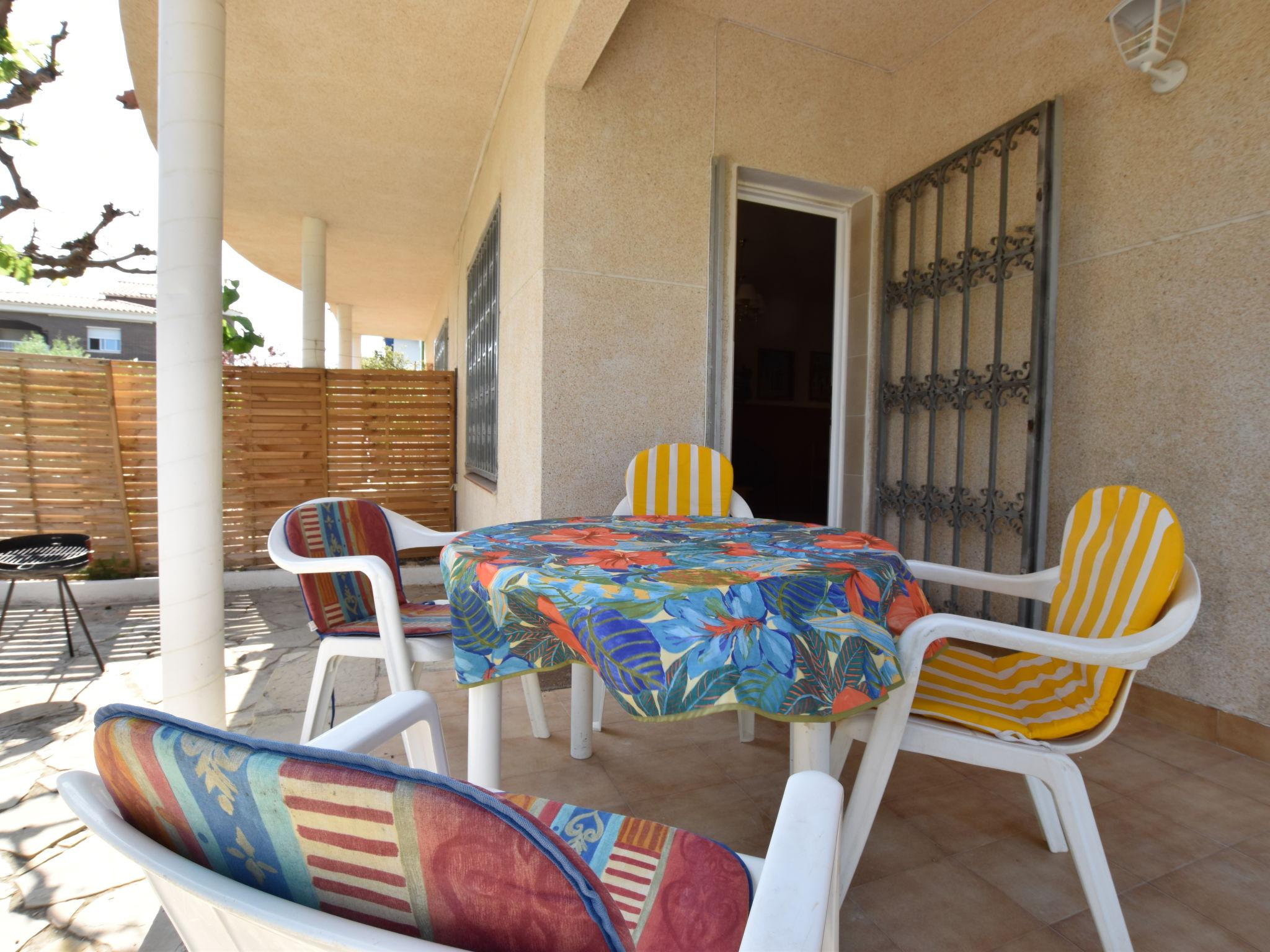 Photo 15 - 2 bedroom Apartment in Torredembarra with garden and sea view