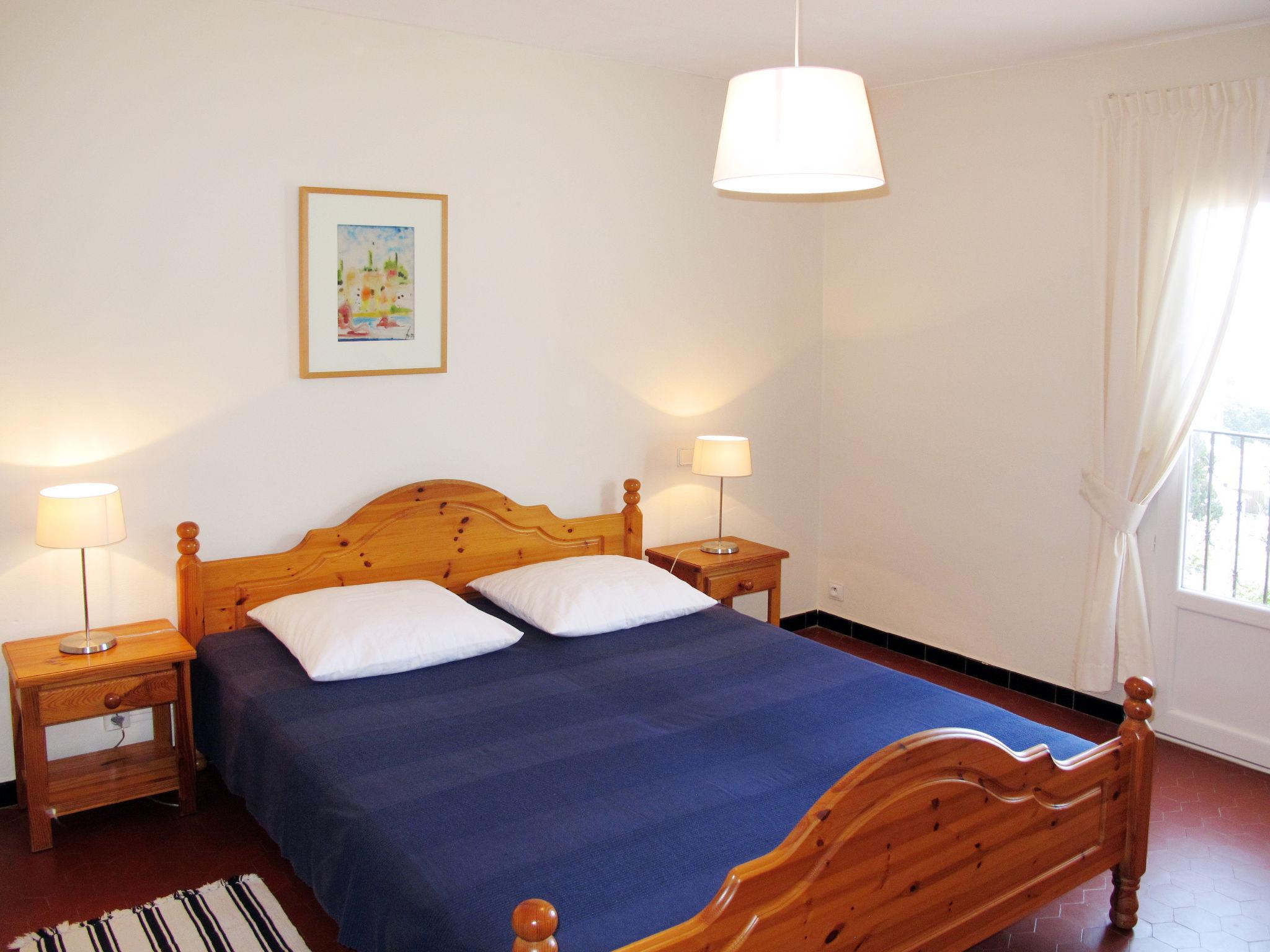 Foto 4 - Appartamento con 2 camere da letto a Le Lavandou con terrazza e vista mare