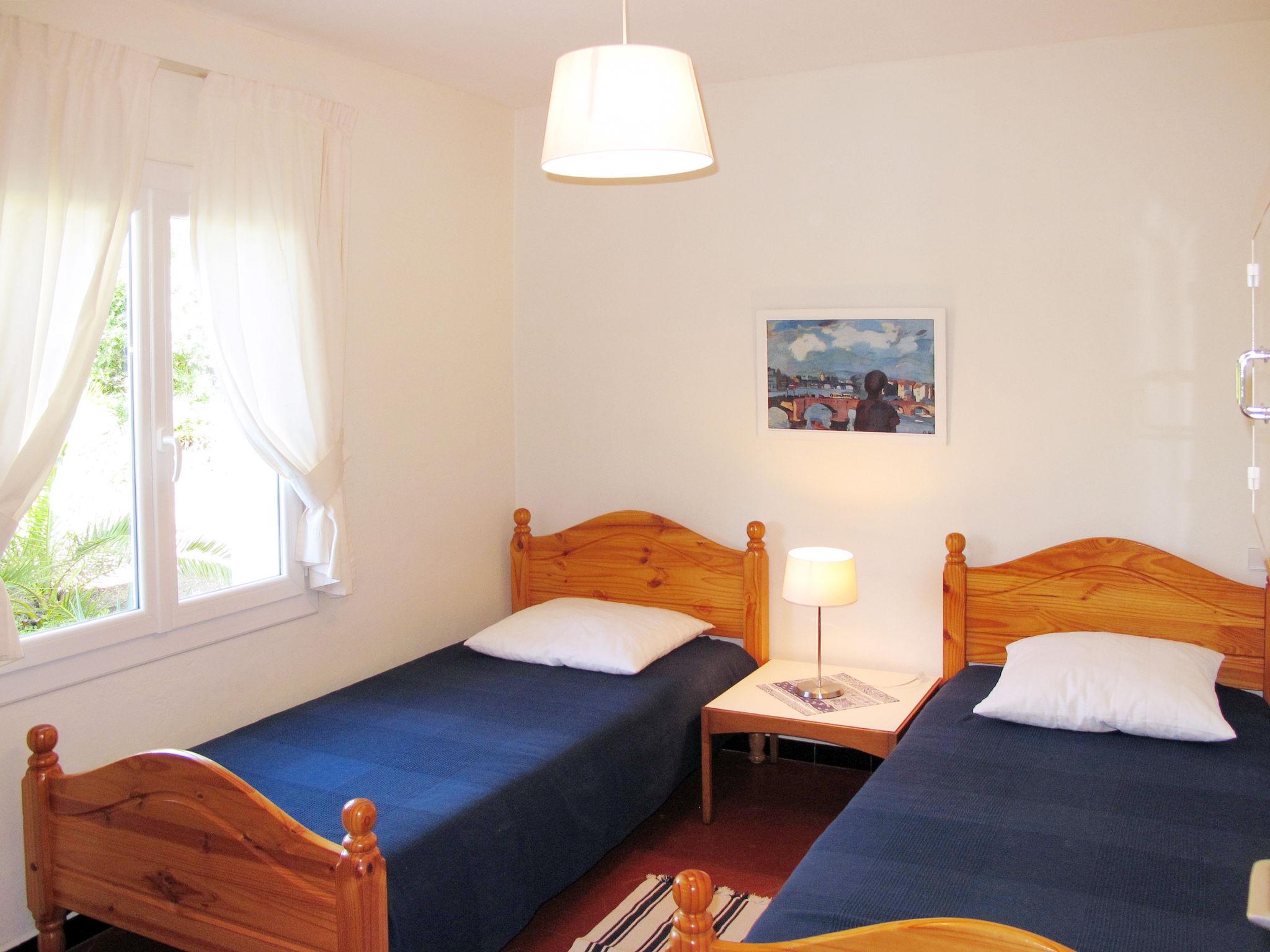 Foto 8 - Appartamento con 2 camere da letto a Le Lavandou con terrazza e vista mare
