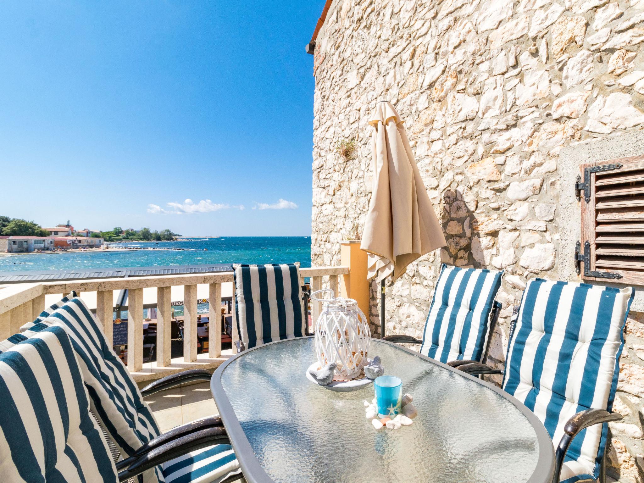 Photo 21 - 2 bedroom Apartment in Umag with terrace and sea view