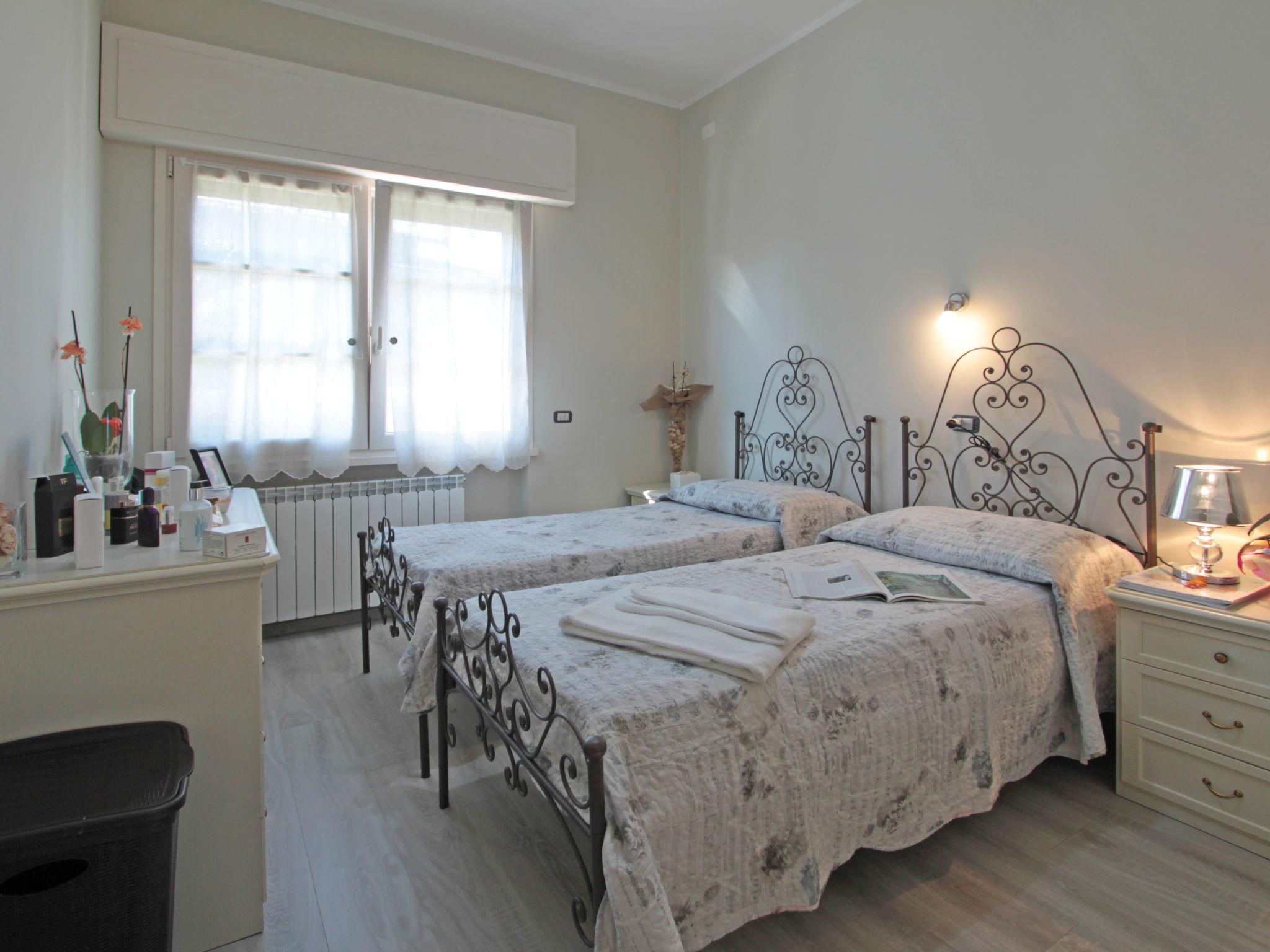 Photo 13 - 2 bedroom House in Forte dei Marmi with garden and sea view