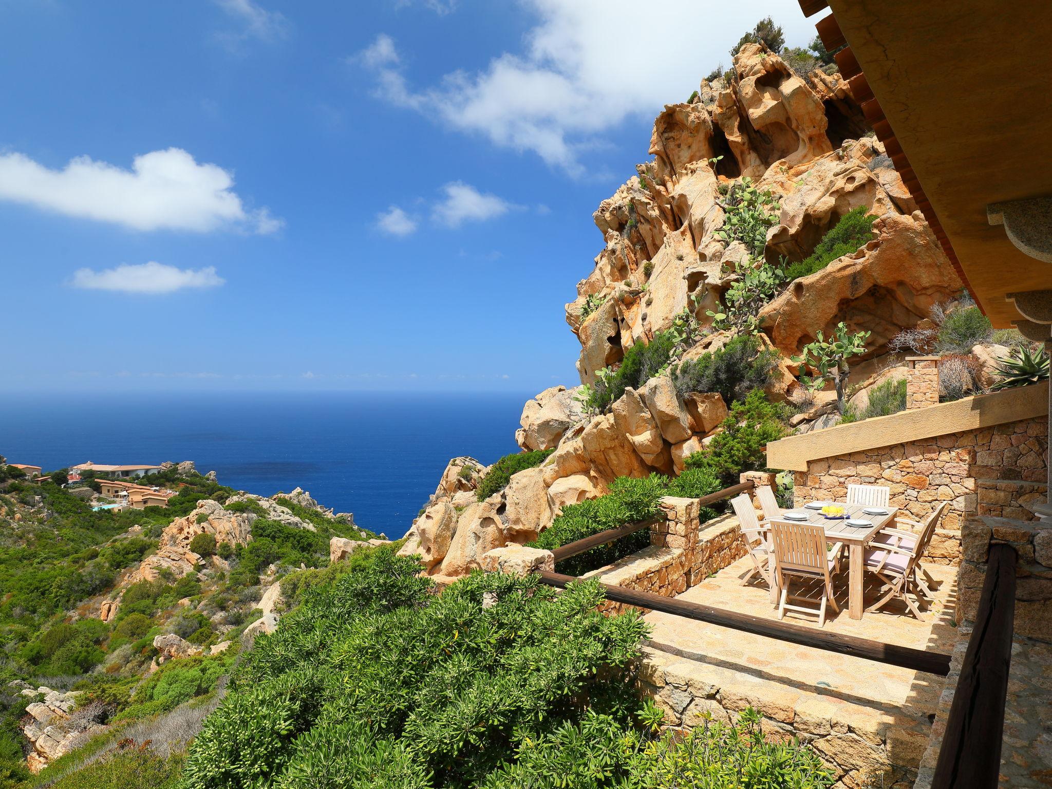 Photo 17 - Maison de 2 chambres à Trinità d'Agultu e Vignola avec terrasse et vues à la mer