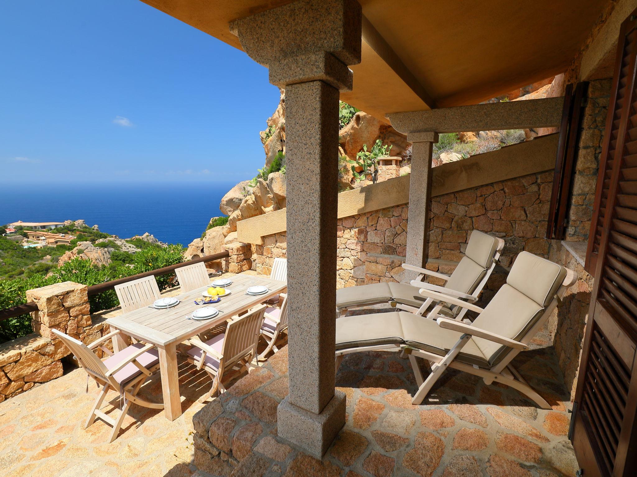Foto 2 - Casa de 2 habitaciones en Trinità d'Agultu e Vignola con terraza y vistas al mar