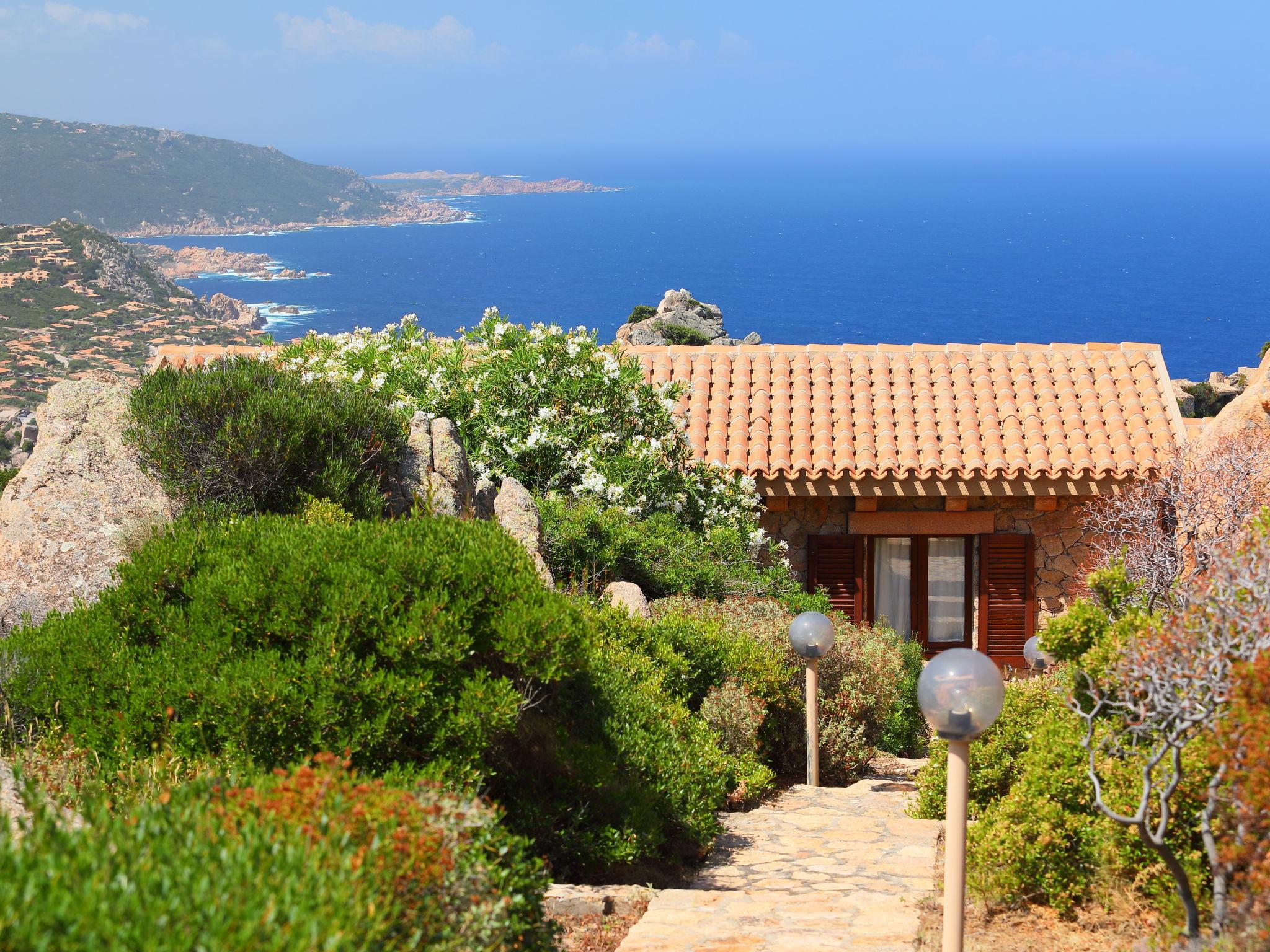 Photo 21 - Maison de 2 chambres à Trinità d'Agultu e Vignola avec terrasse et vues à la mer