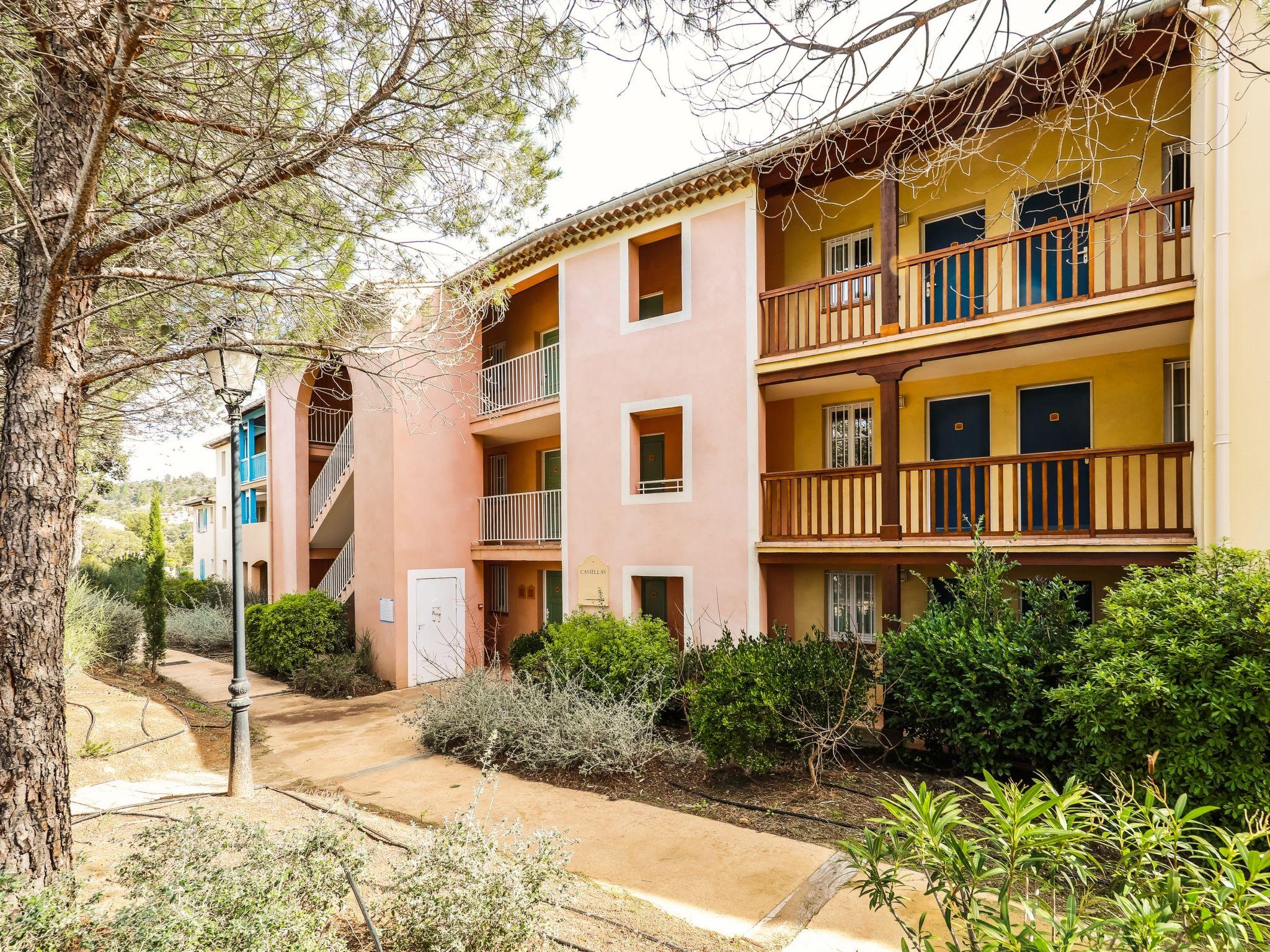 Foto 21 - Appartamento con 2 camere da letto a Roquebrune-sur-Argens con piscina e vista mare