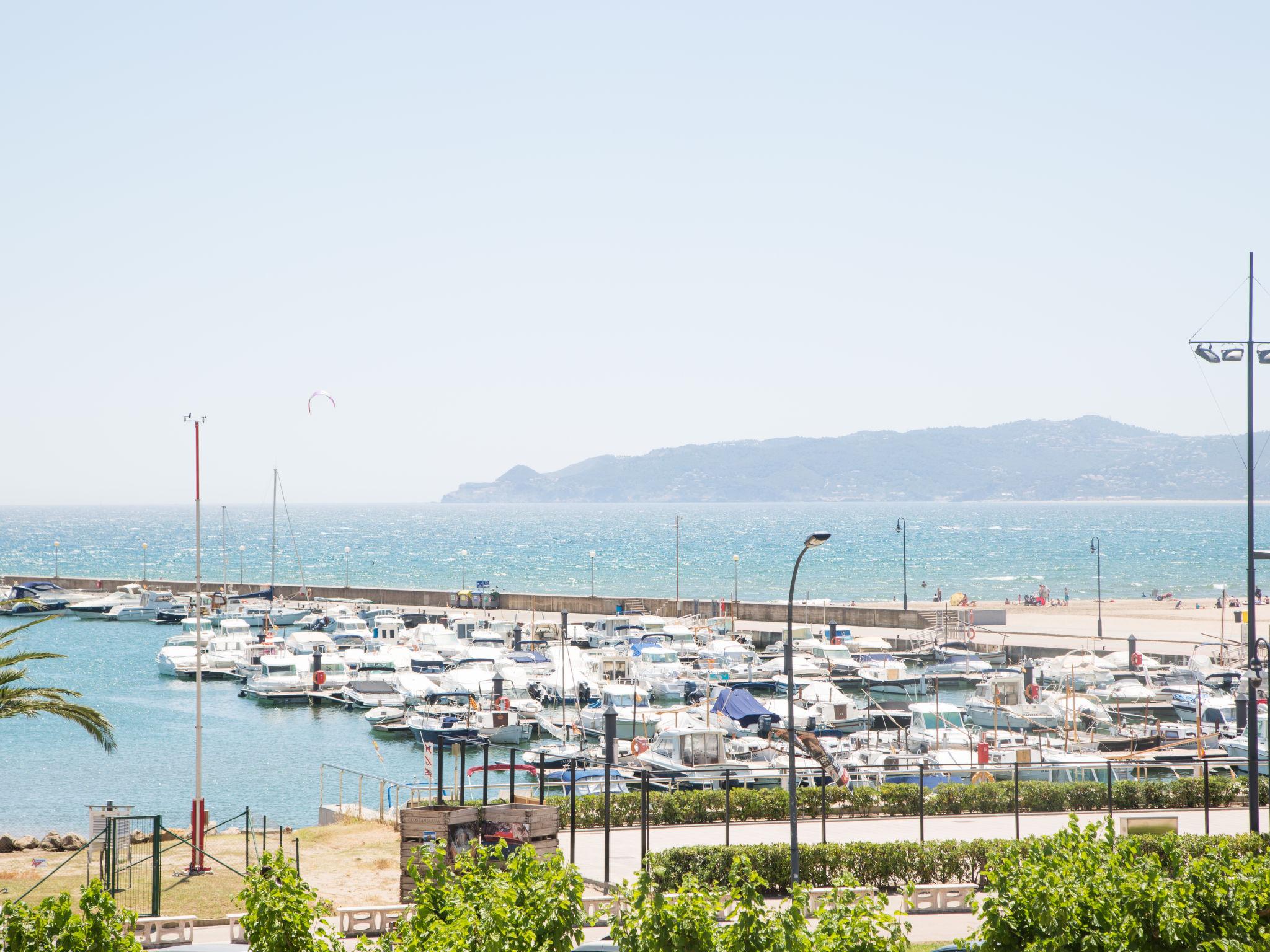 Photo 20 - 2 bedroom Apartment in Torroella de Montgrí with terrace and sea view