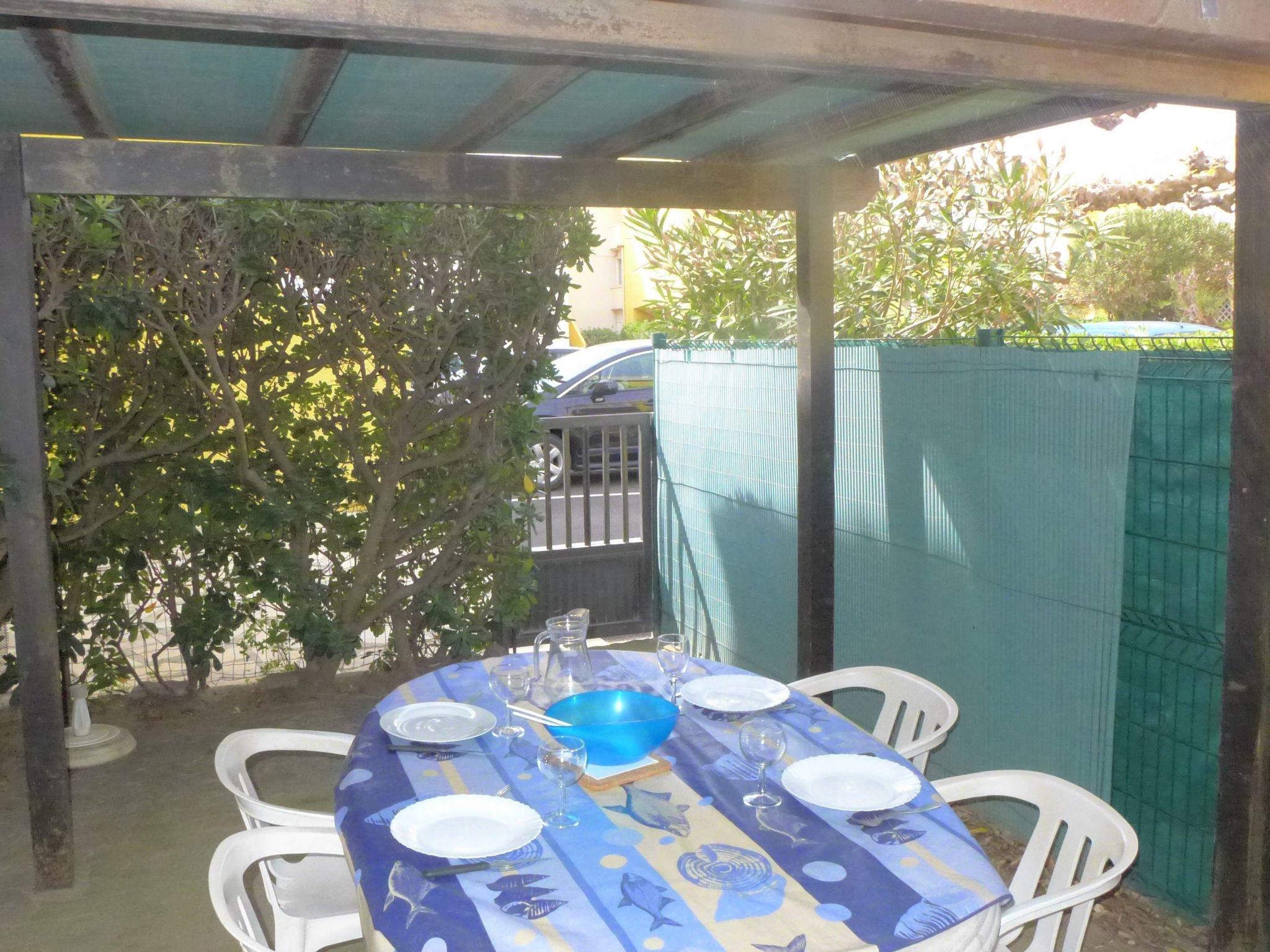 Photo 1 - 1 bedroom Apartment in Narbonne with garden and sea view
