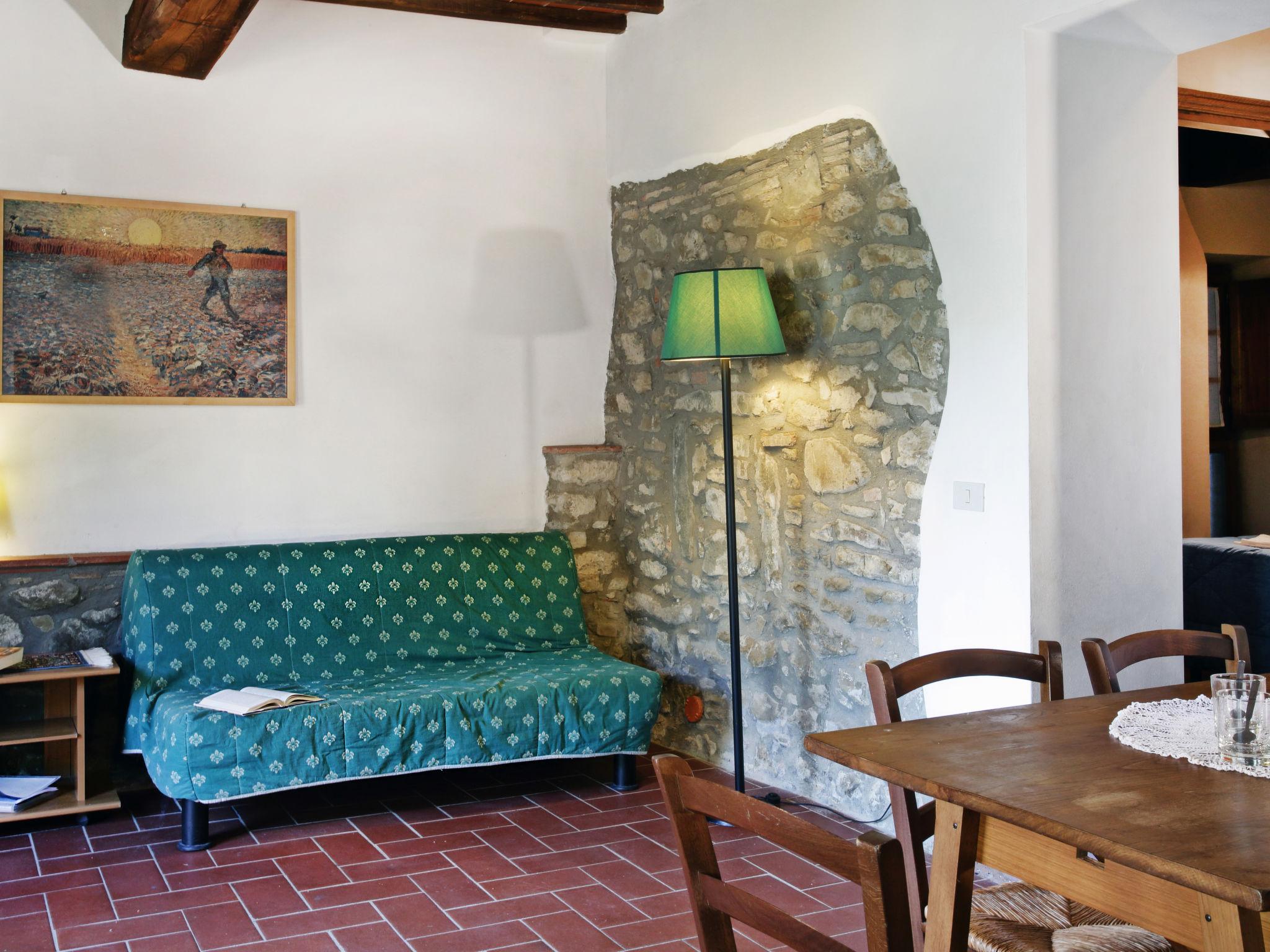 Photo 10 - 2 bedroom Apartment in Gaiole in Chianti with swimming pool and garden