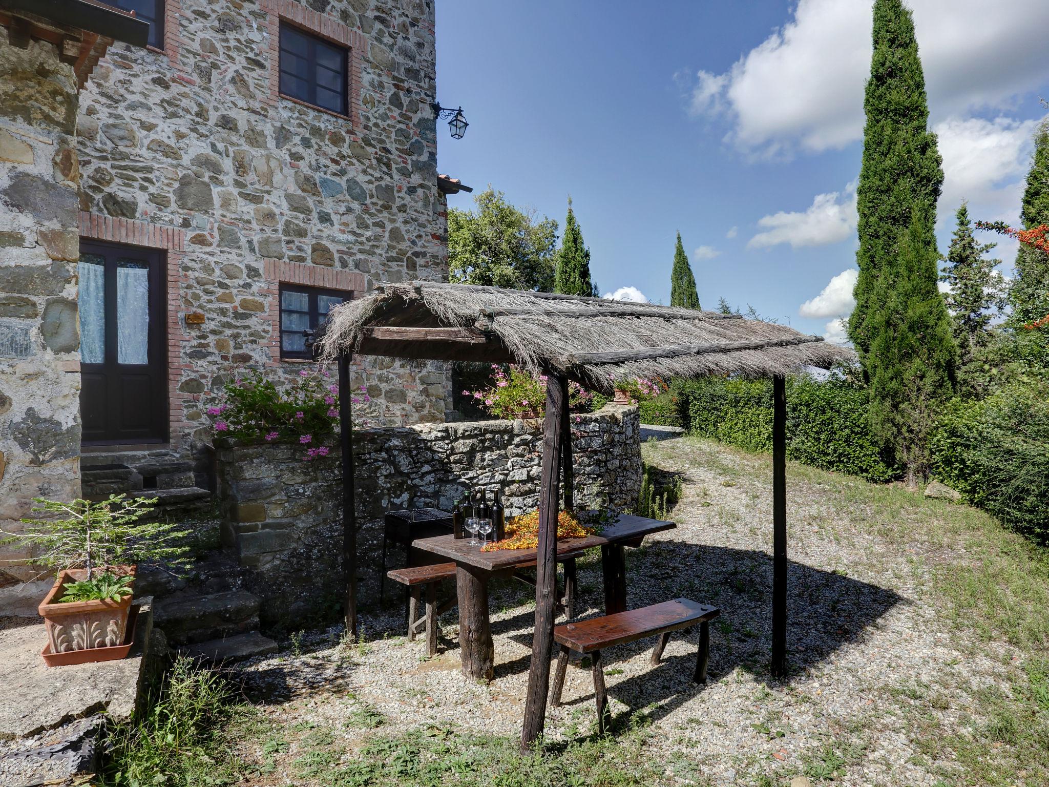 Photo 12 - Appartement de 2 chambres à Gaiole in Chianti avec piscine et jardin