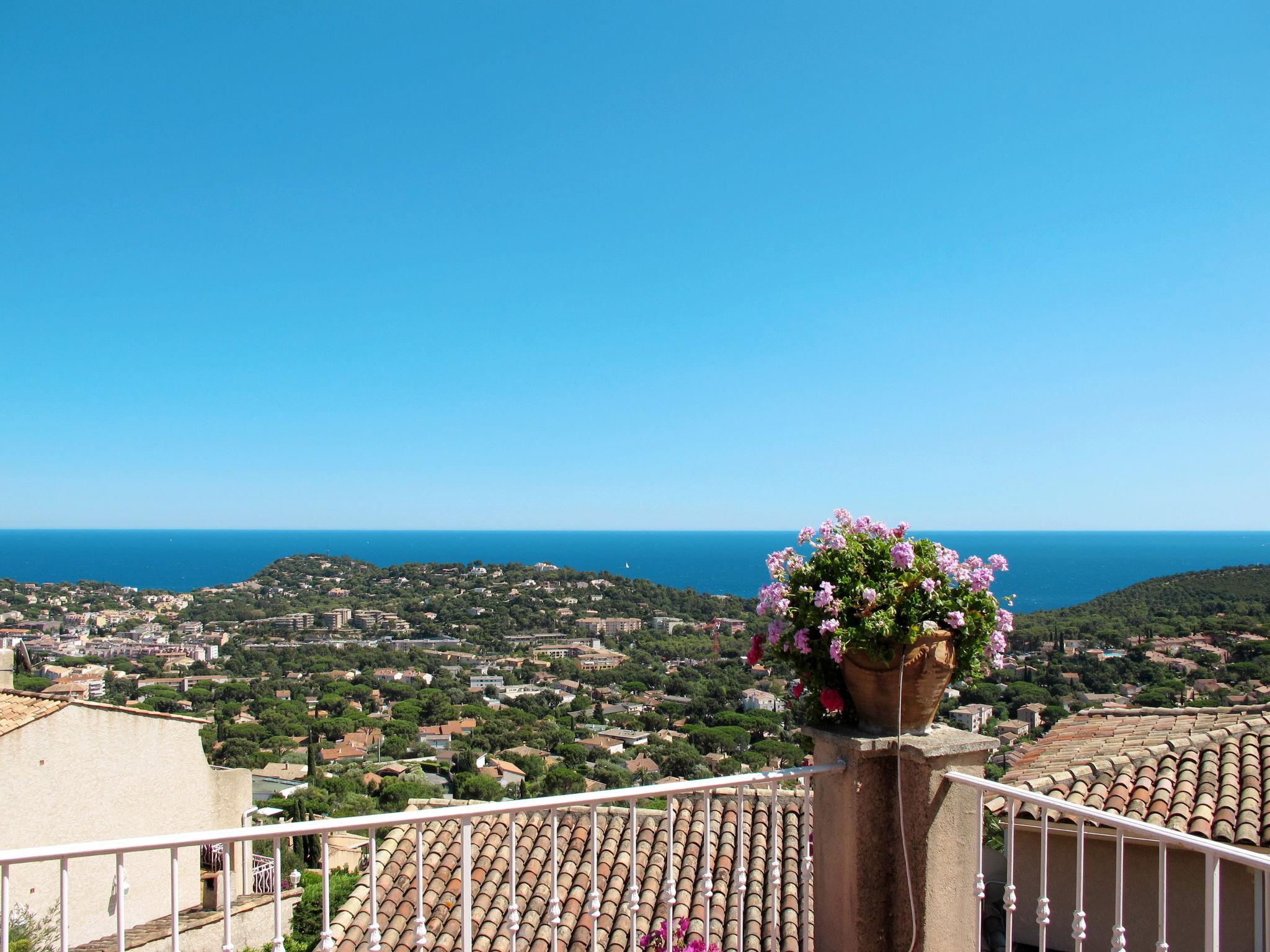 Foto 5 - Casa de 3 quartos em Cavalaire-sur-Mer com piscina privada e jardim