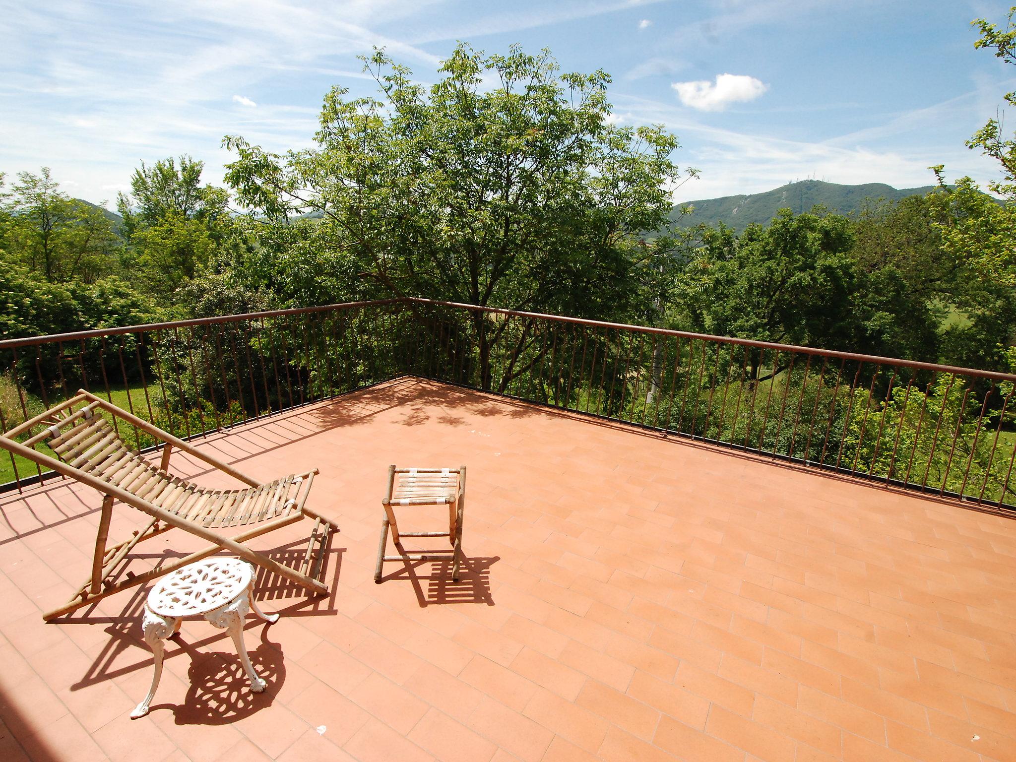 Foto 29 - Casa con 3 camere da letto a Salsomaggiore Terme con piscina e terrazza