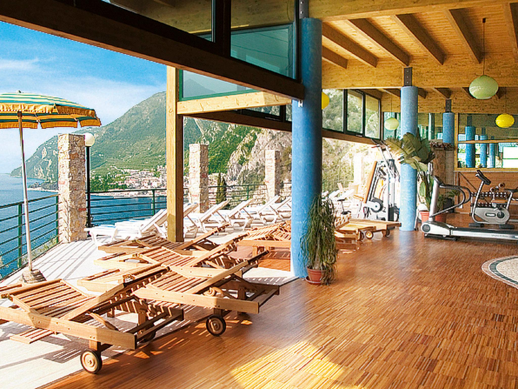 Photo 4 - Appartement en Limone sul Garda avec piscine et vues sur la montagne