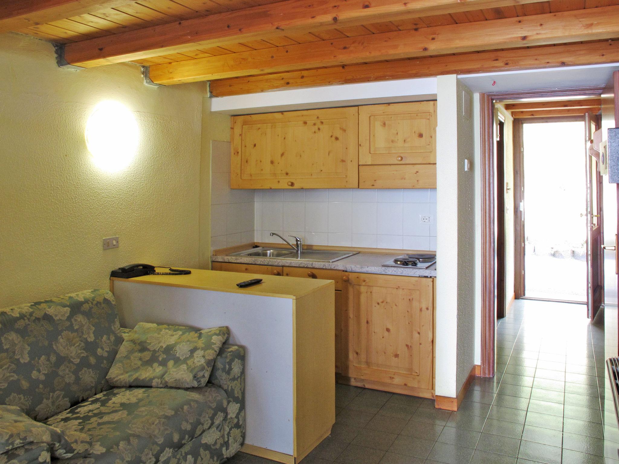 Foto 12 - Apartamento en Limone sul Garda con piscina y terraza