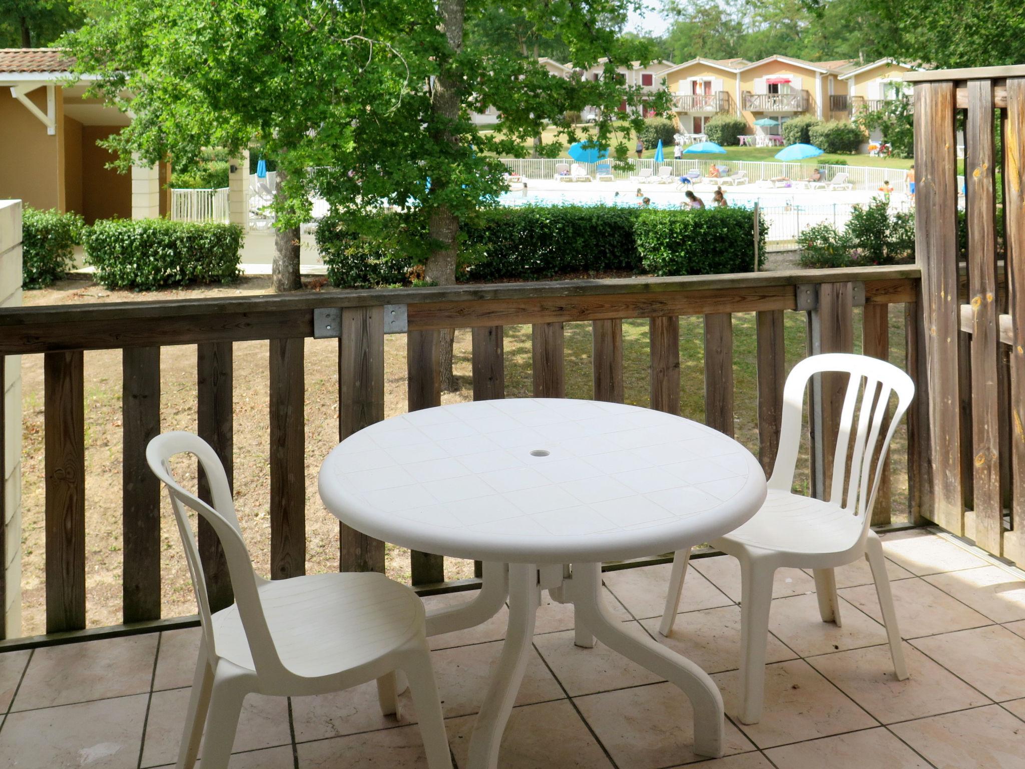 Foto 2 - Apartamento em Barbaste com piscina e jardim