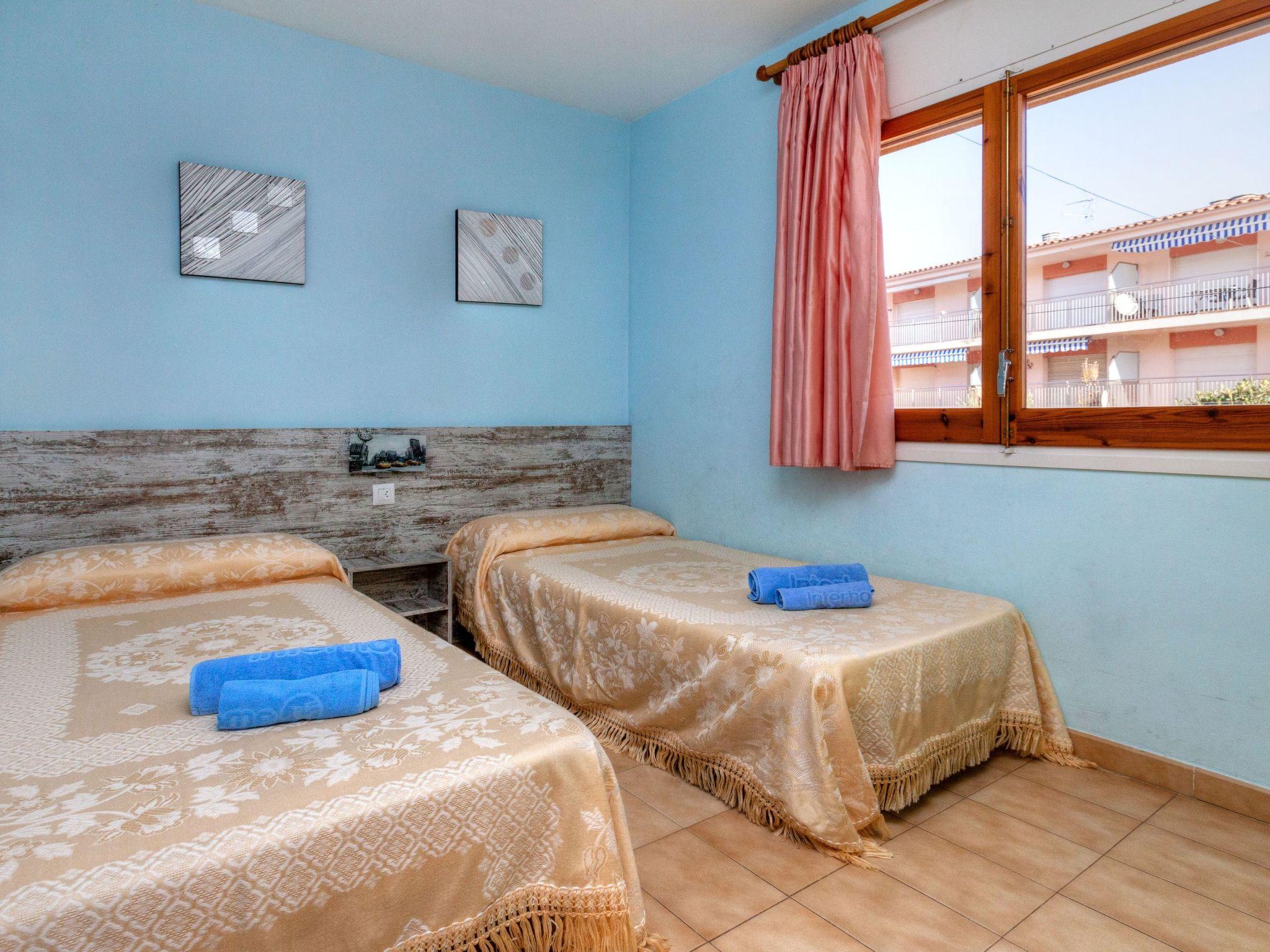 Photo 15 - Appartement de 2 chambres à l'Escala avec terrasse et vues à la mer