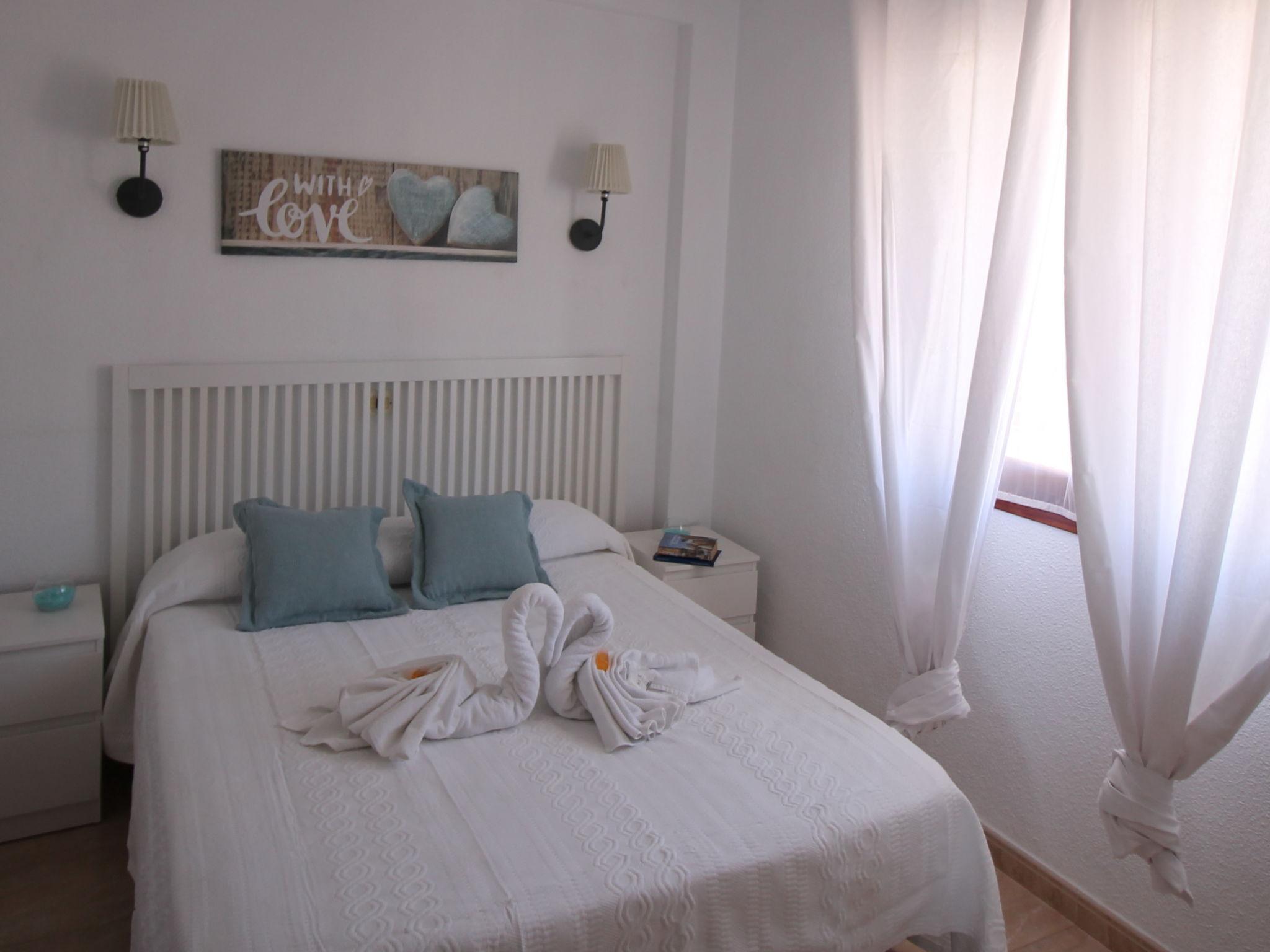 Foto 3 - Appartamento con 2 camere da letto a Benidorm con terrazza e vista mare