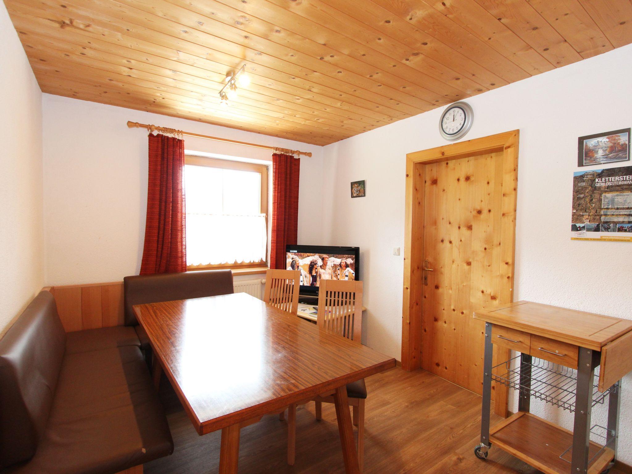 Photo 3 - 2 bedroom Apartment in Gerlosberg with terrace and mountain view